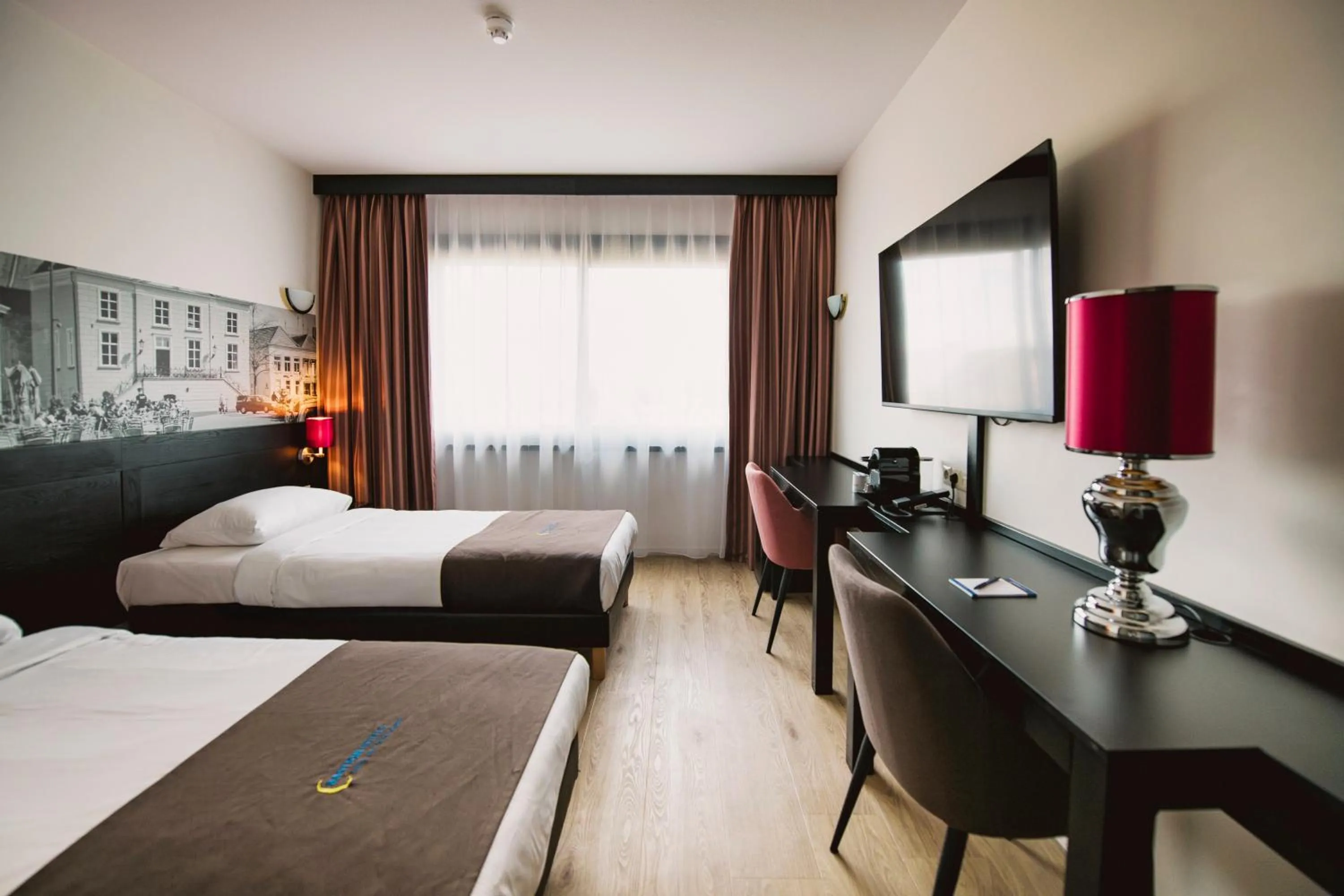 TV and multimedia, Bed in Bastion Hotel Roosendaal
