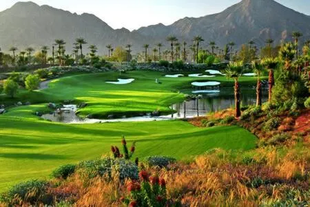 Luxurious Getaway Near Coachella Stagecoach Pool Putting Green Parking Firepit Sleeps 11