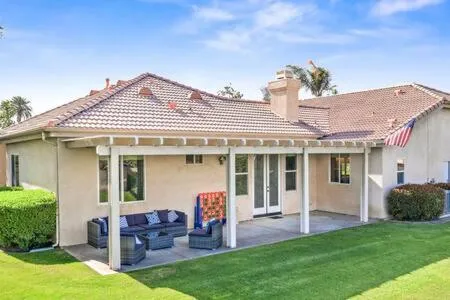 Luxurious Getaway Near Coachella Stagecoach Pool Putting Green Parking Firepit Sleeps 11