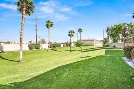 Luxurious Getaway Near Coachella Stagecoach Pool Putting Green Parking Firepit Sleeps 11