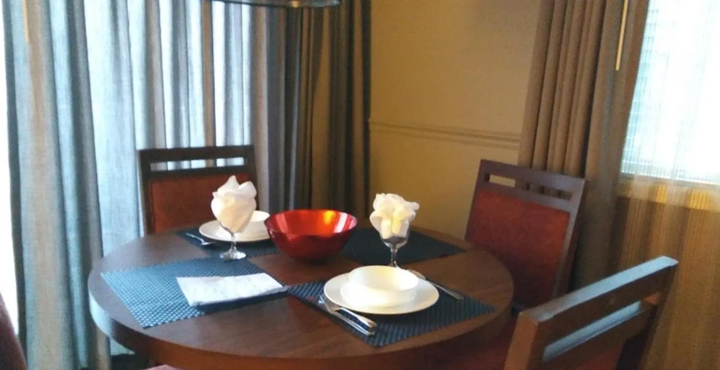 Dining area in GetAways at the Lodge at Kingsbury Crossing