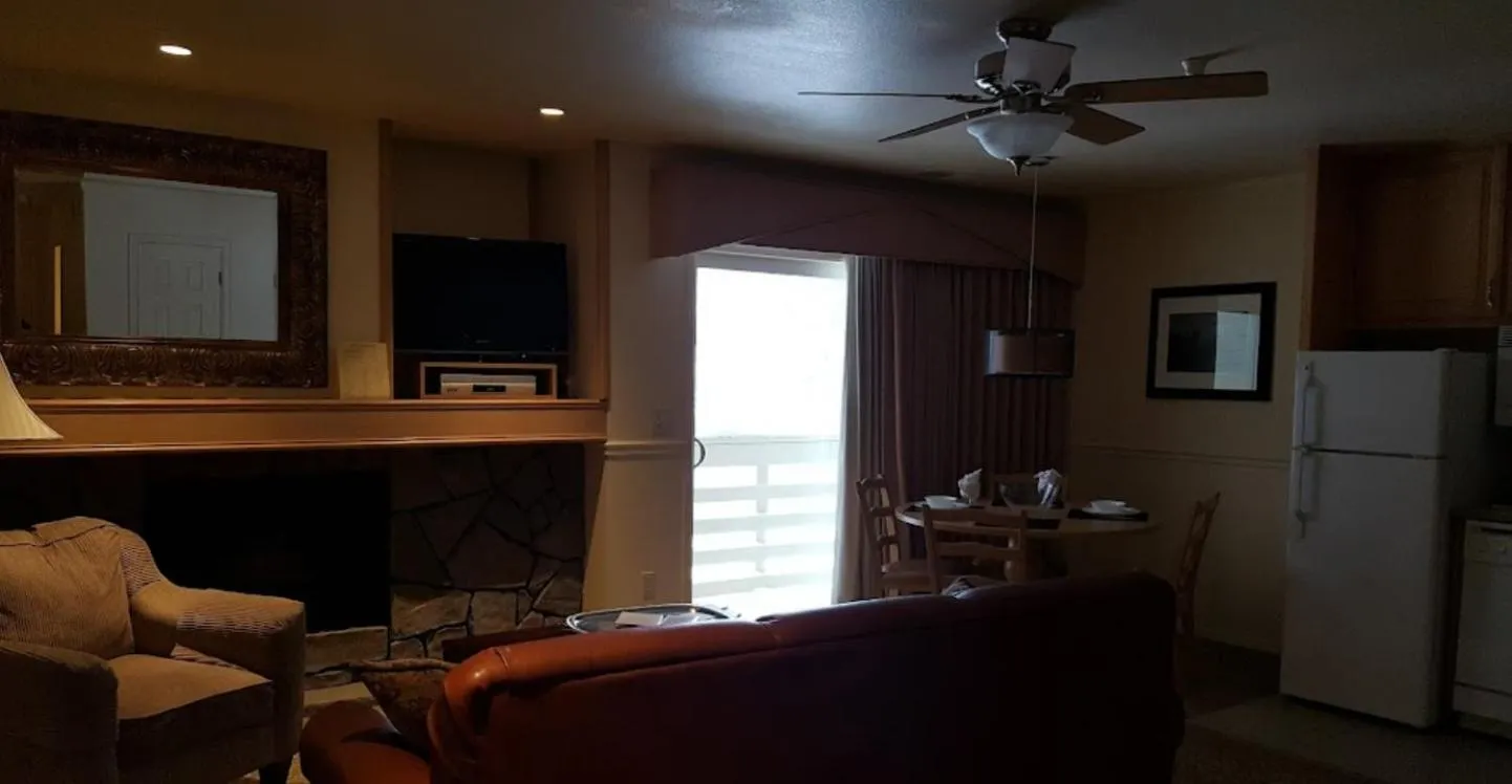 Living room in GetAways at the Lodge at Kingsbury Crossing