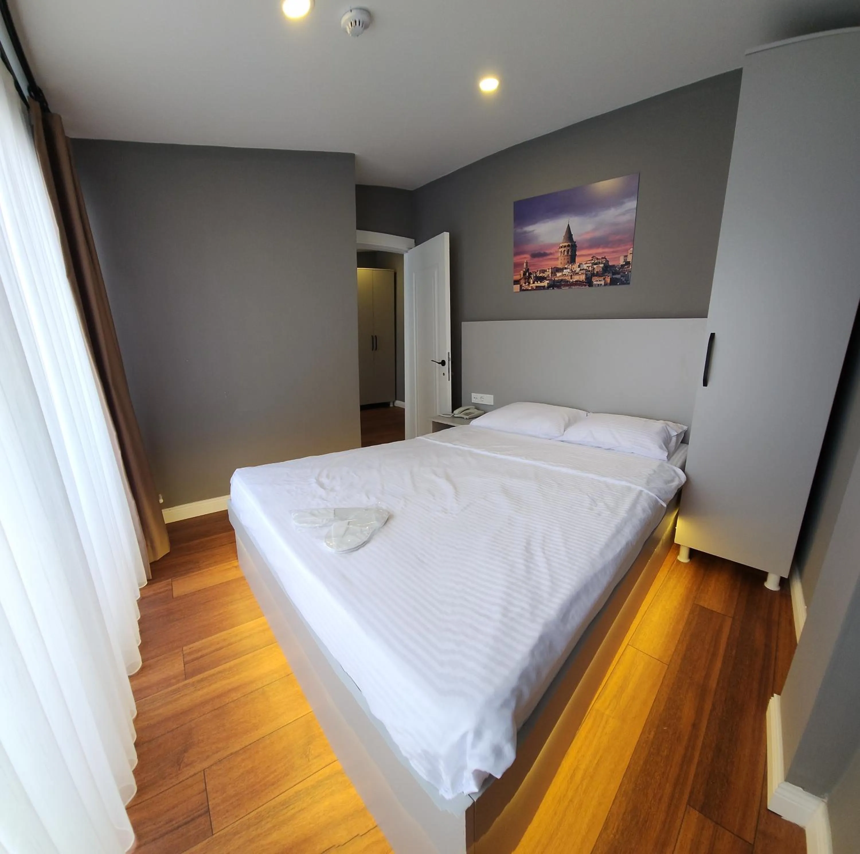 Bed in TAKSİM GOKOTTA SUiTE