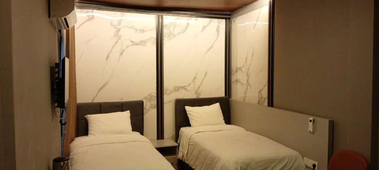 Twin Room with Balcony - single occupancy in TAKSİM GOKOTTA SUiTE