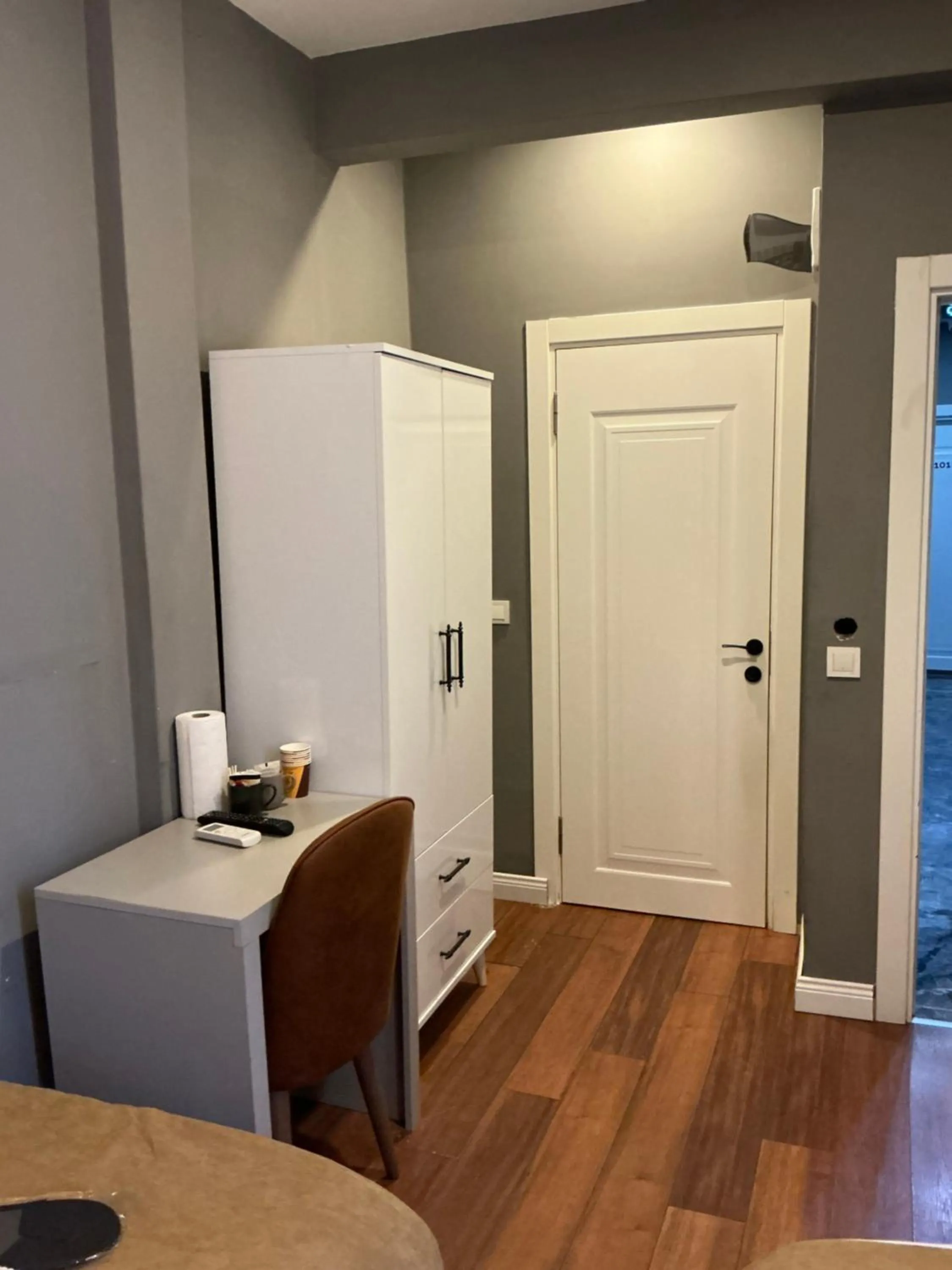 wardrobe in TAKSİM GOKOTTA SUiTE