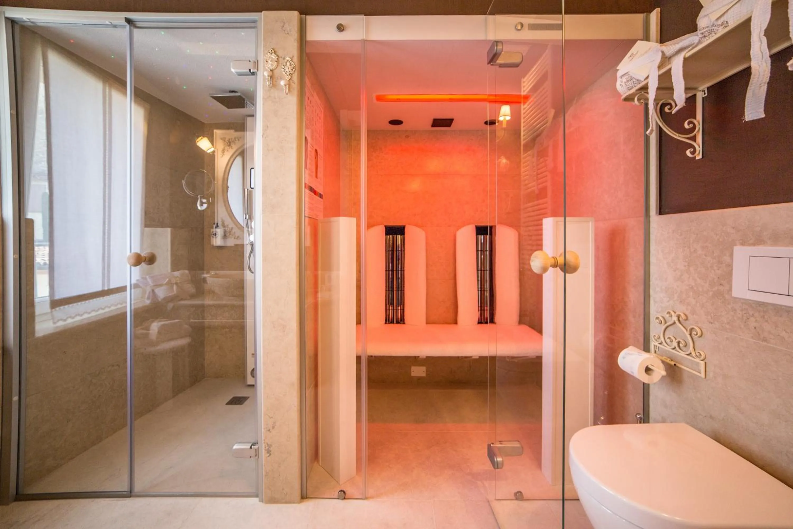 Bathroom in Maison Resola - Rooms & Breakfast