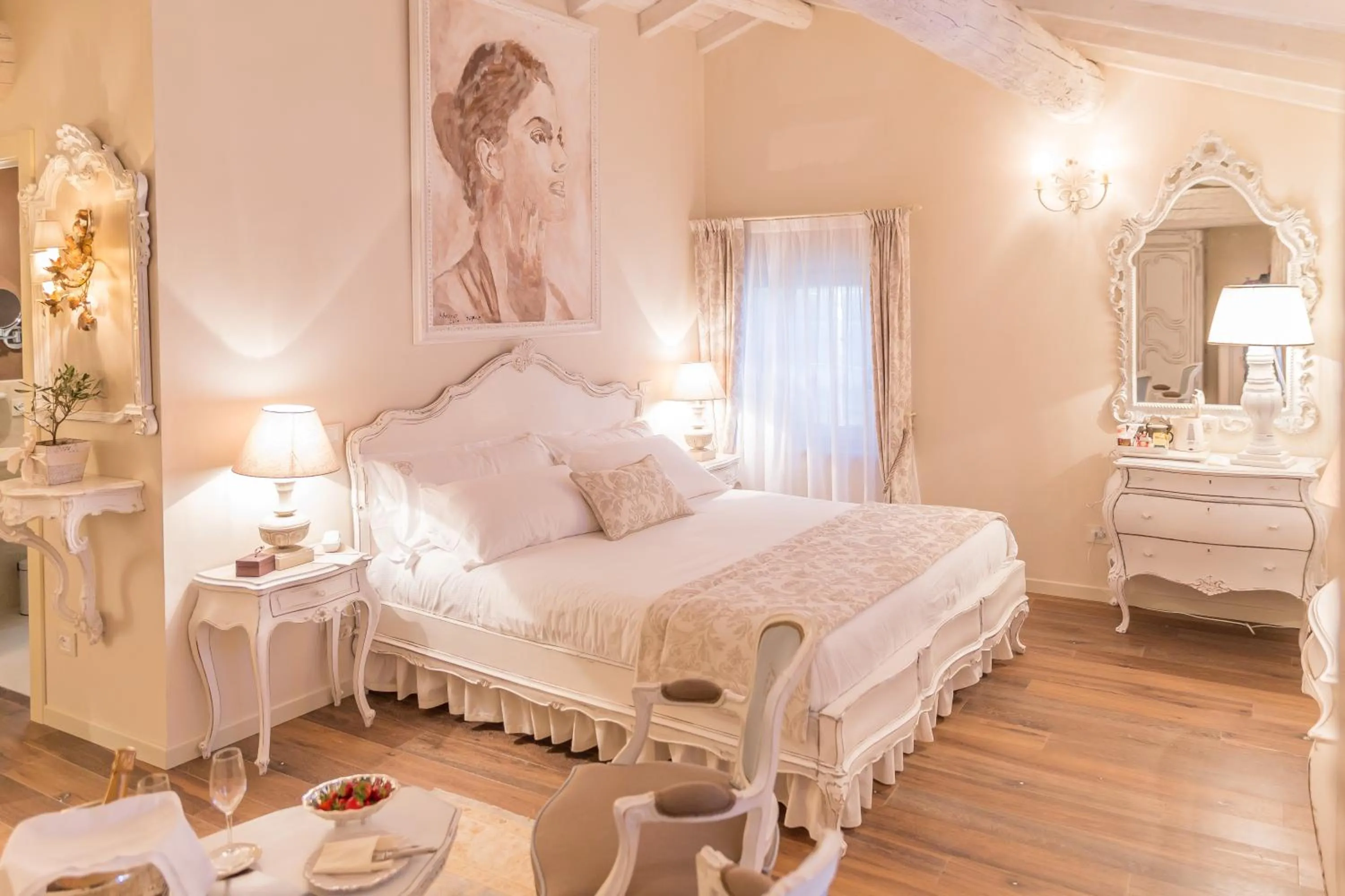 Photo of the whole room in Maison Resola - Rooms & Breakfast