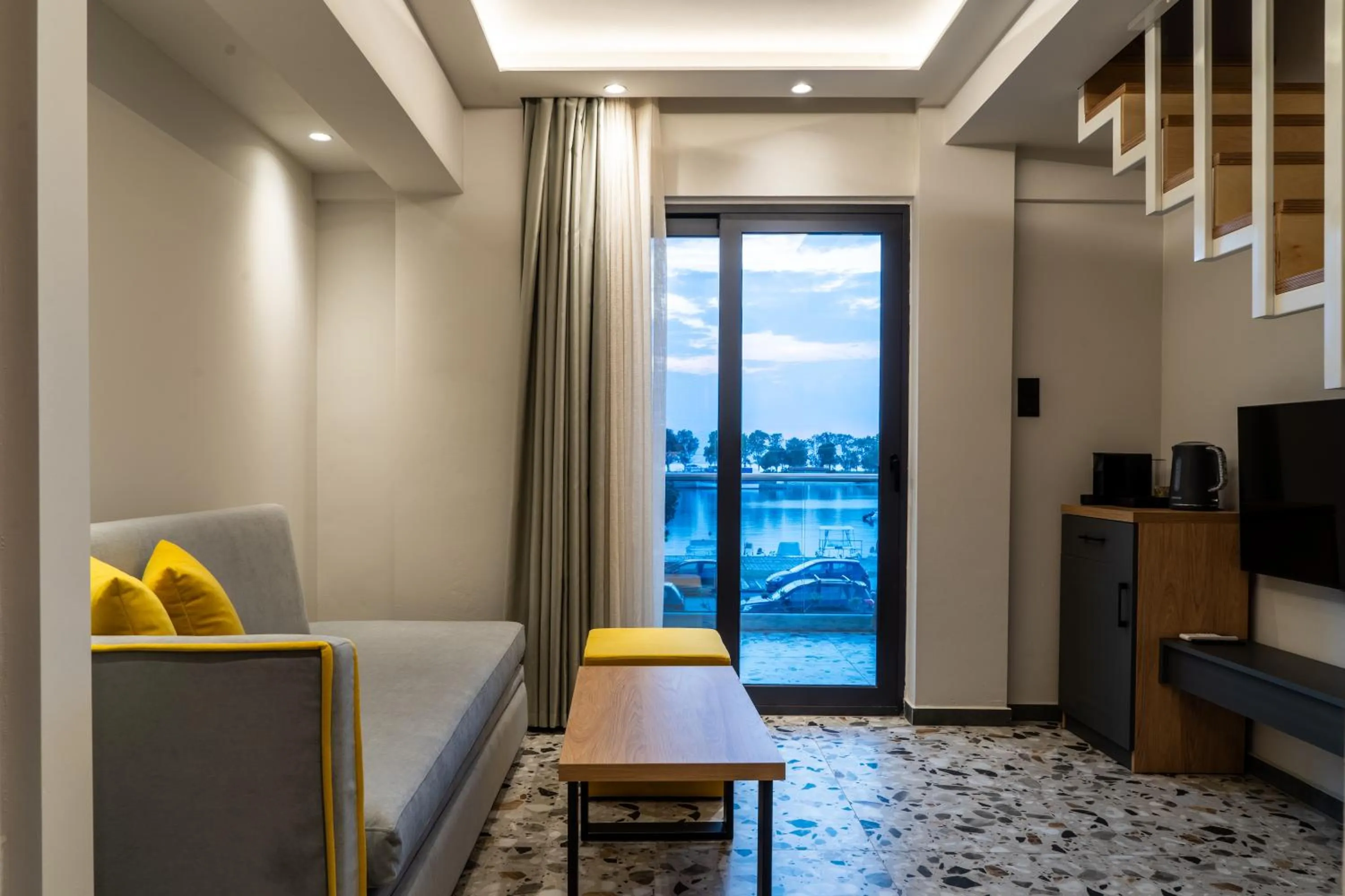 TV and multimedia in NERO SEASCAPE SUITES