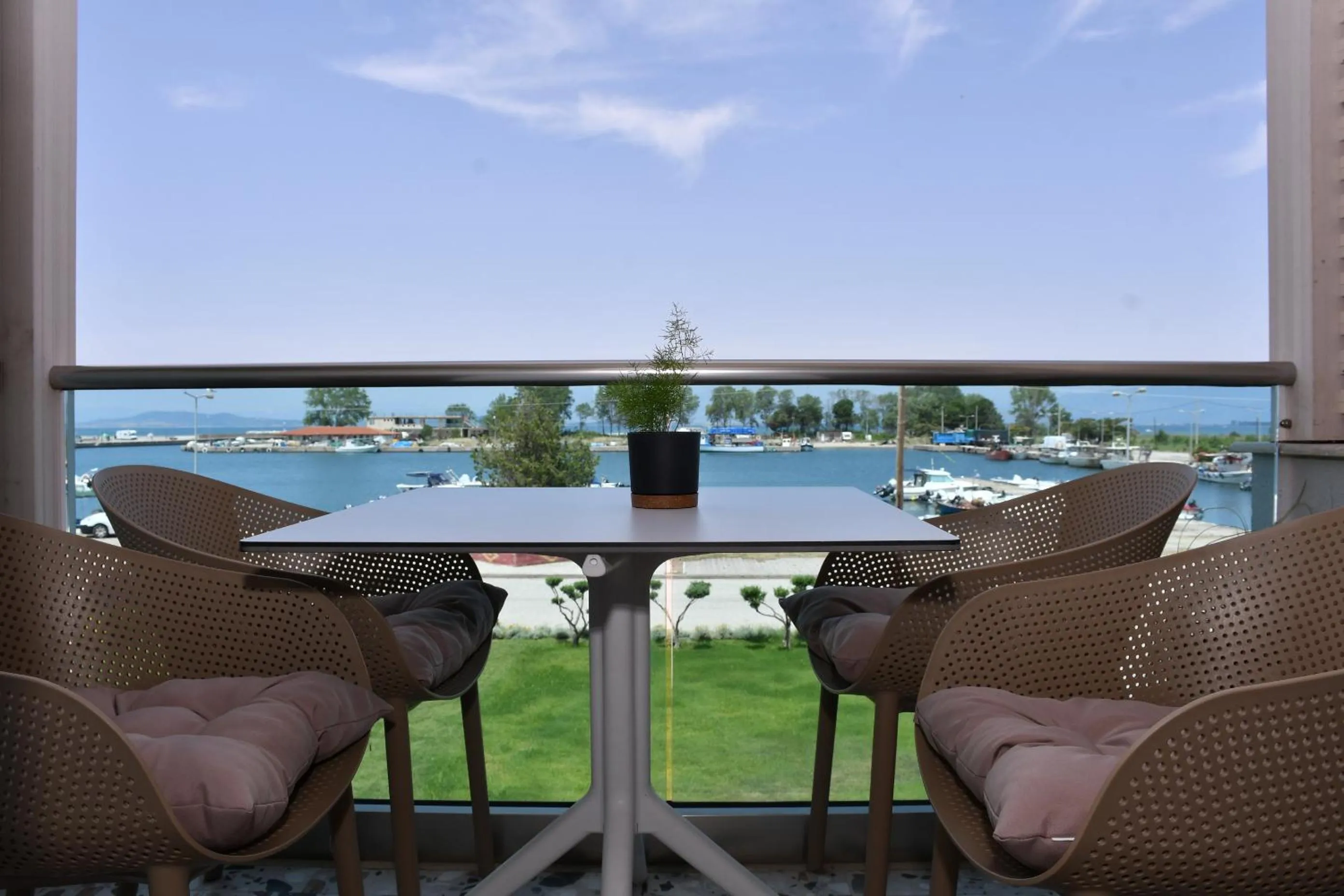 NERO SEASCAPE SUITES