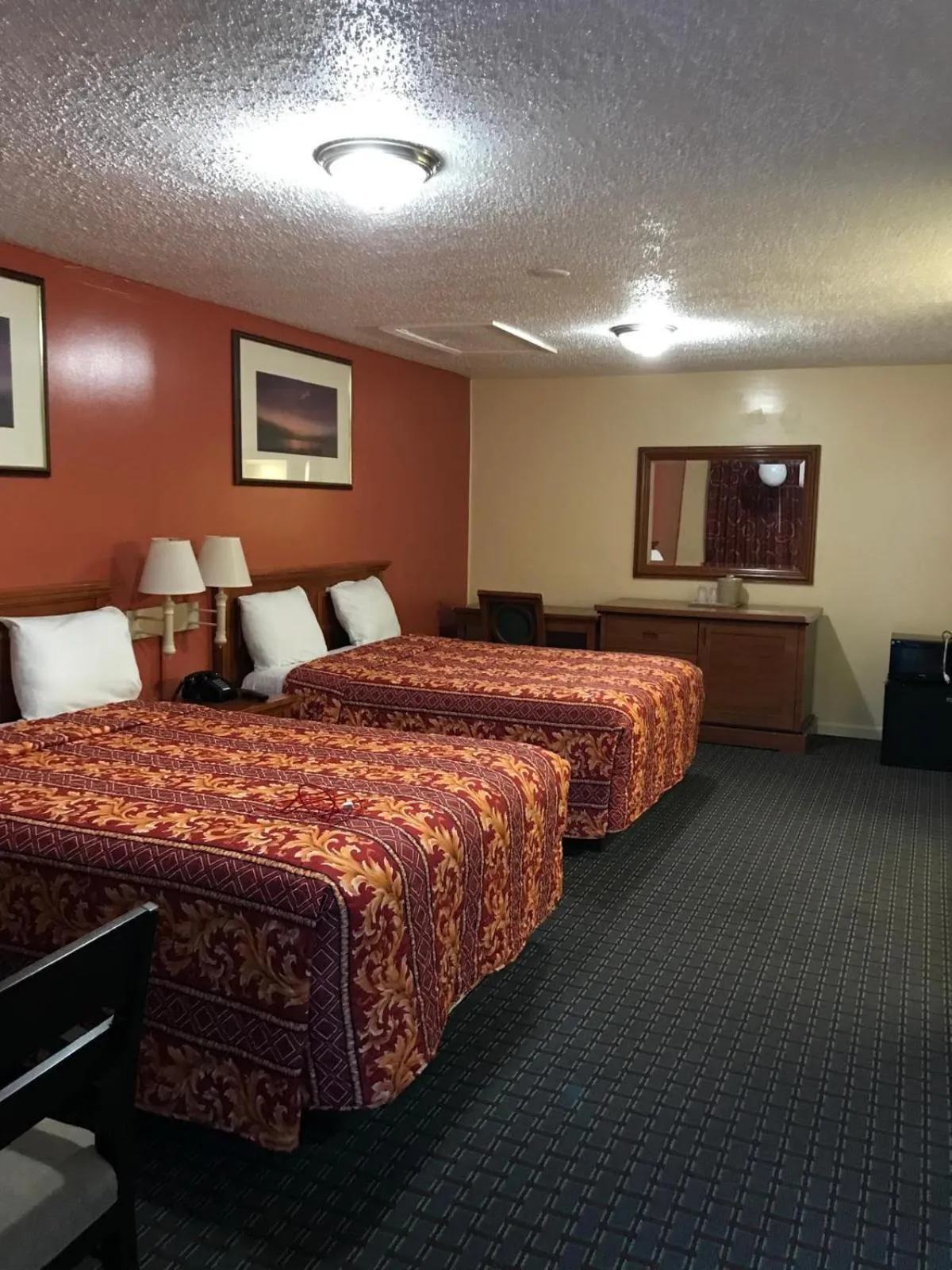 Photo of the whole room, Bed in American Star Inn & Suites Atlantic City