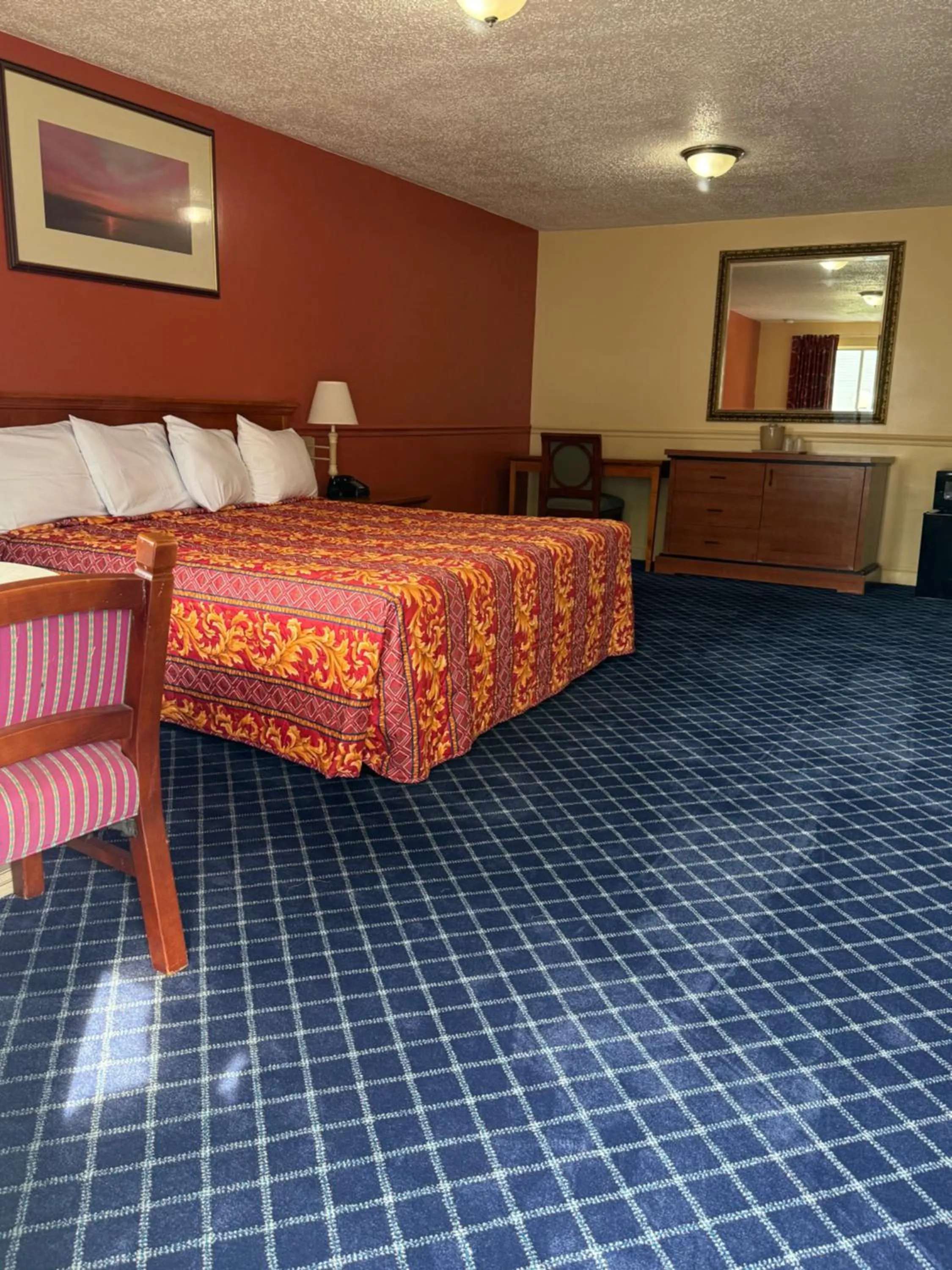 Bedroom, Bed in American Star Inn & Suites Atlantic City