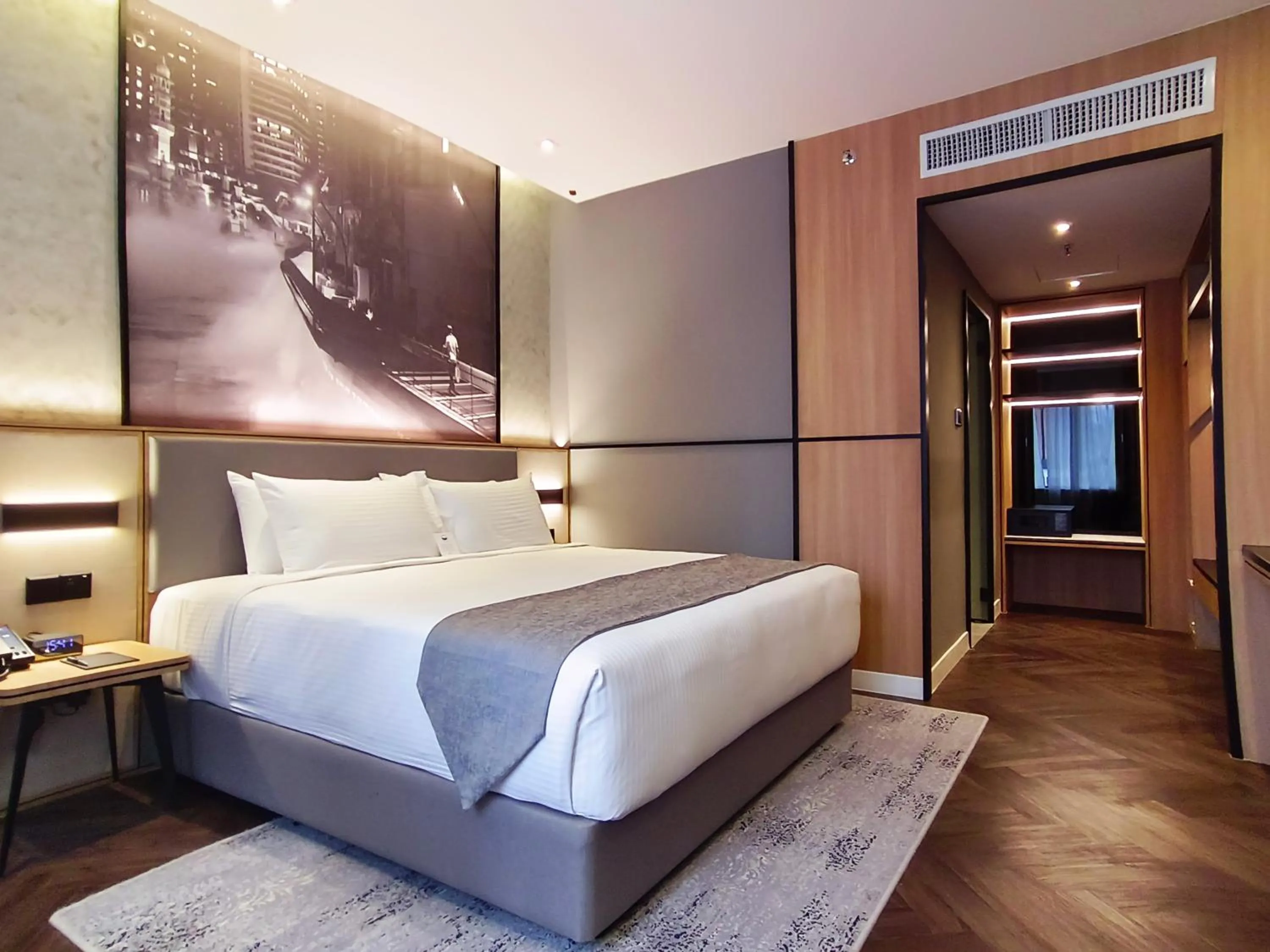 Bedroom, Bed in Hotel Royal Signature