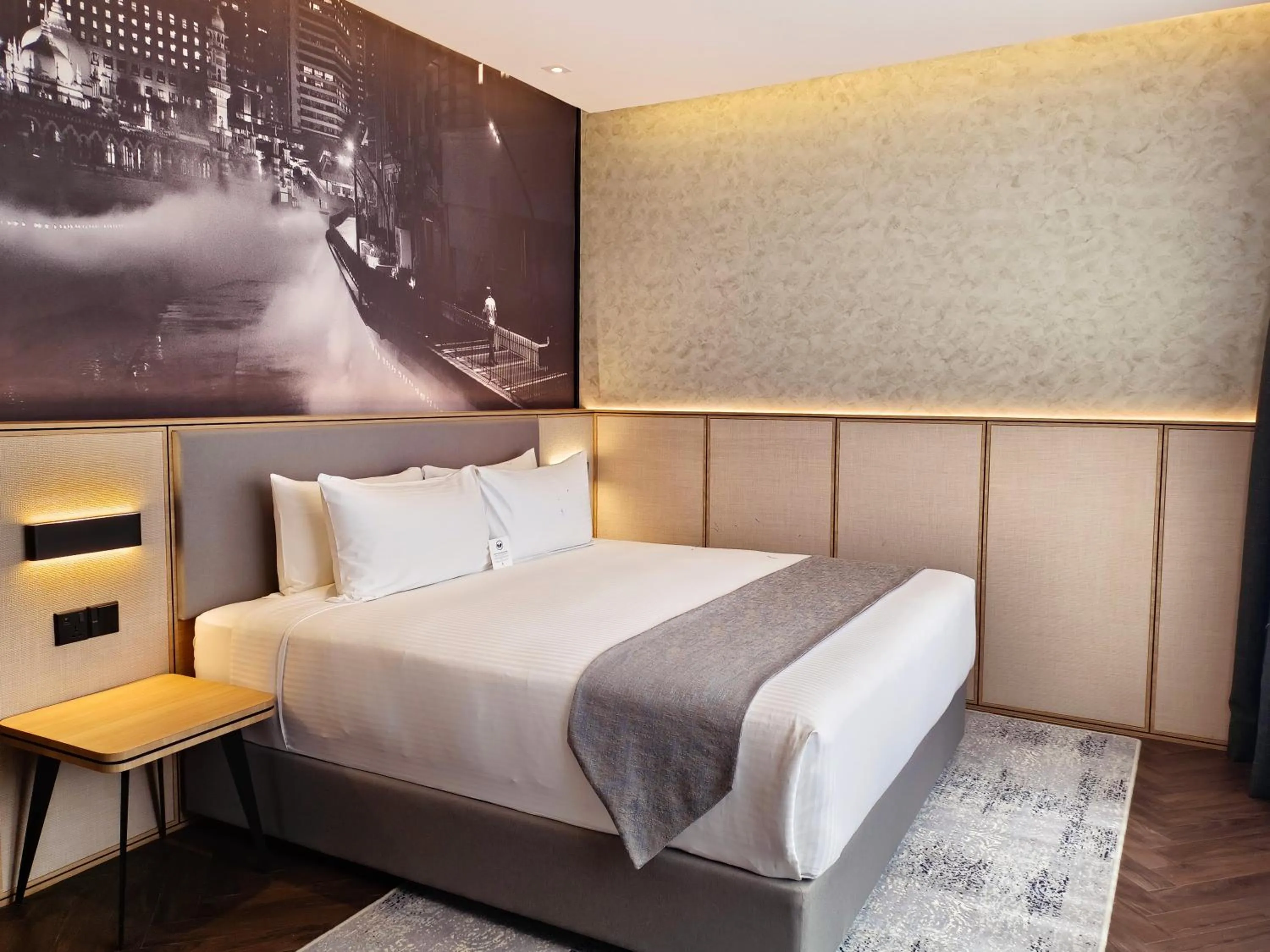 Bedroom, Bed in Hotel Royal Signature