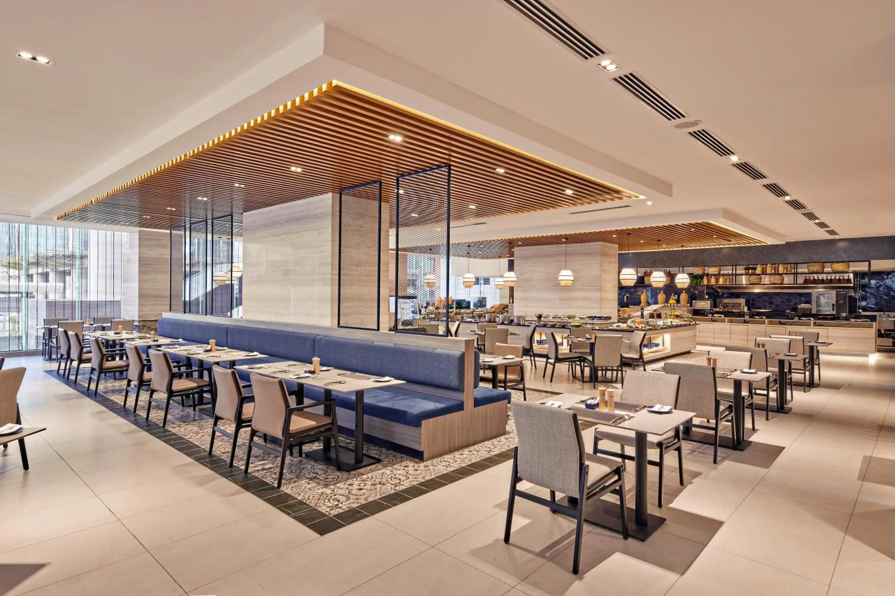 Restaurant/places to eat in Hotel Royal Signature Restaurant/places to eat in Hotel Royal Signature