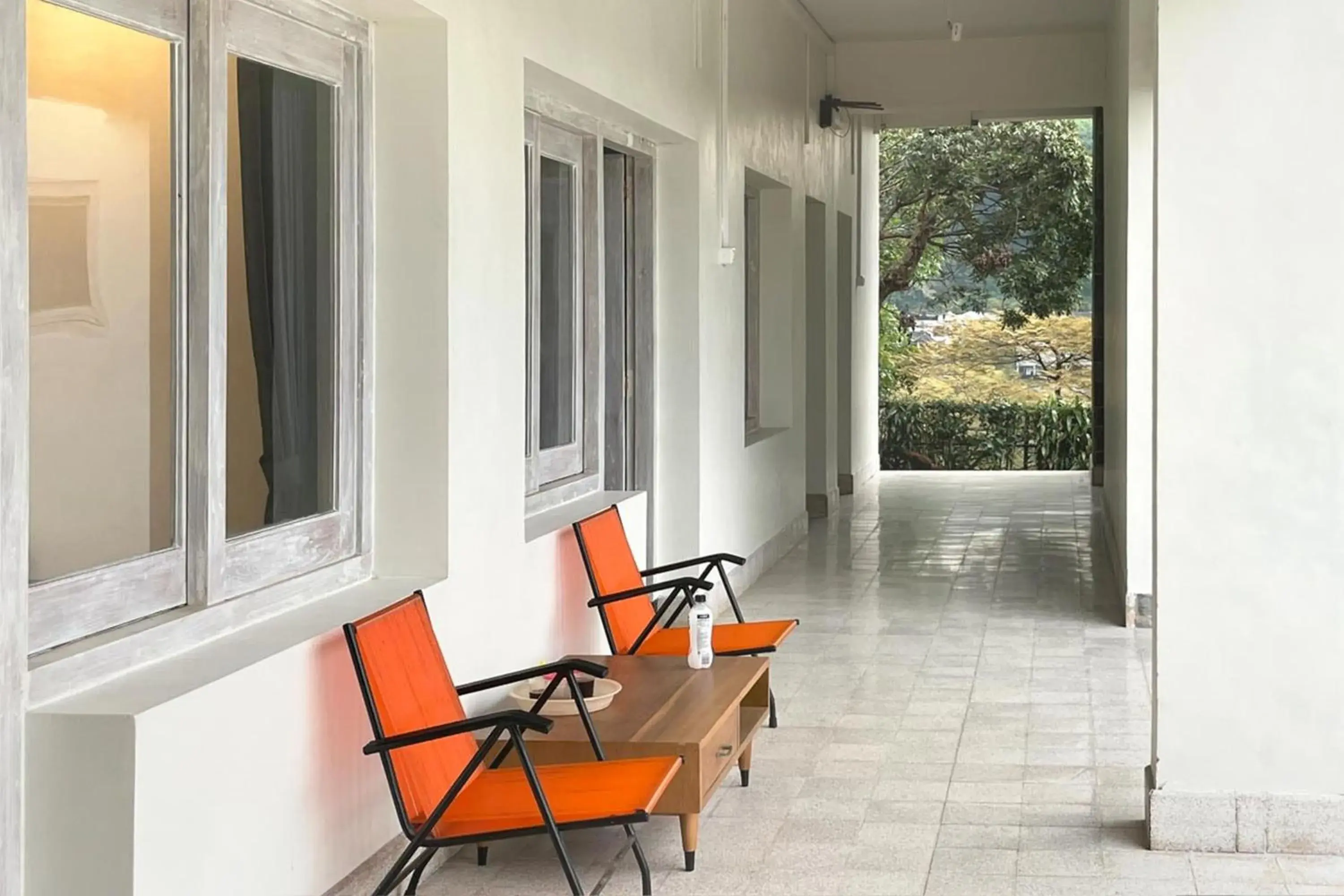 Balcony/Terrace in Urbanview Wisma Nirwana Tretes by RedDoorz Balcony/Terrace in Urbanview Wisma Nirwana Tretes by RedDoorz