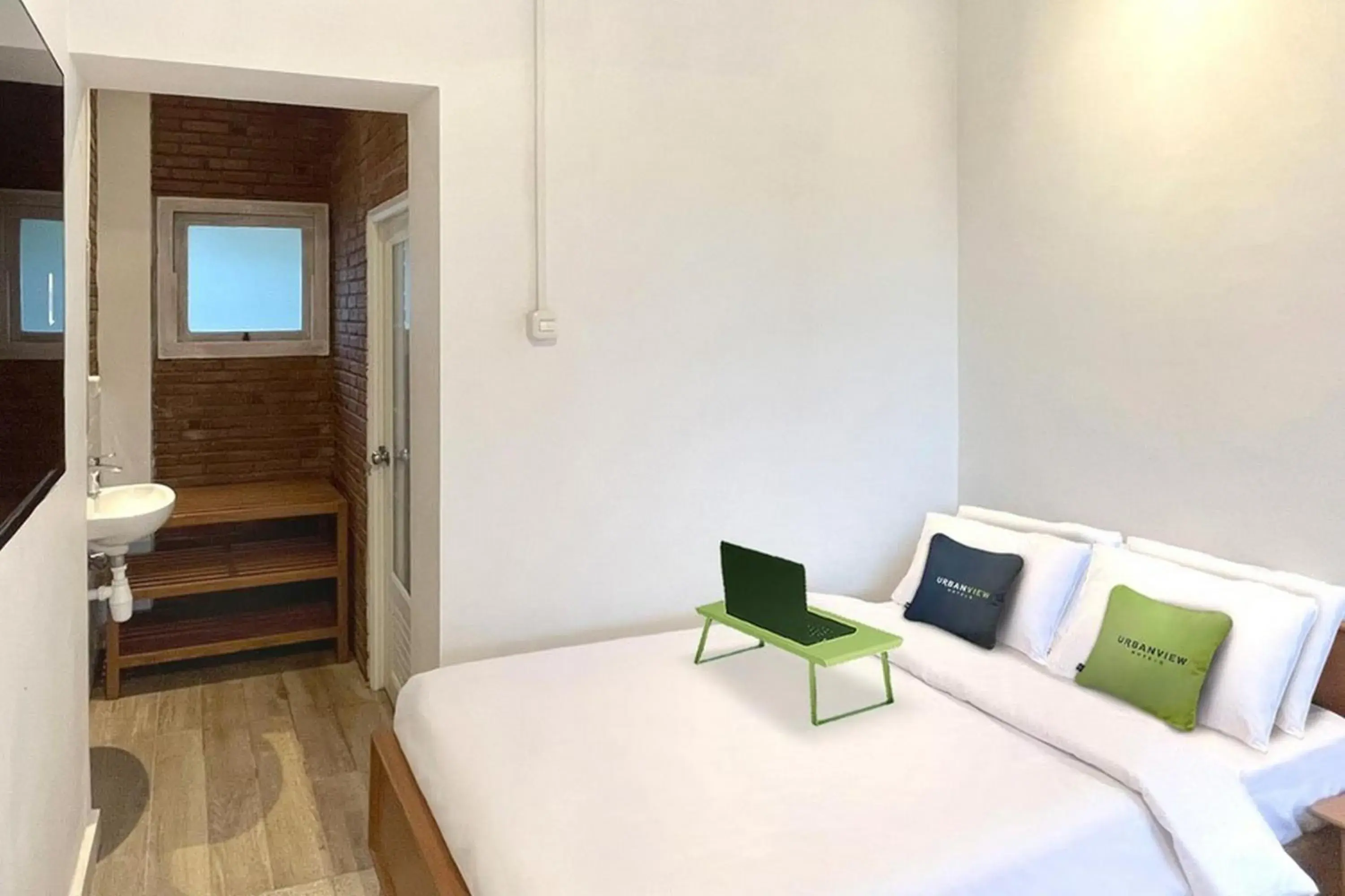 Superior Queen Room in Urbanview Wisma Nirwana Tretes near Cimory Prigen Superior Queen Room in Urbanview Wisma Nirwana Tretes near Cimory Prigen