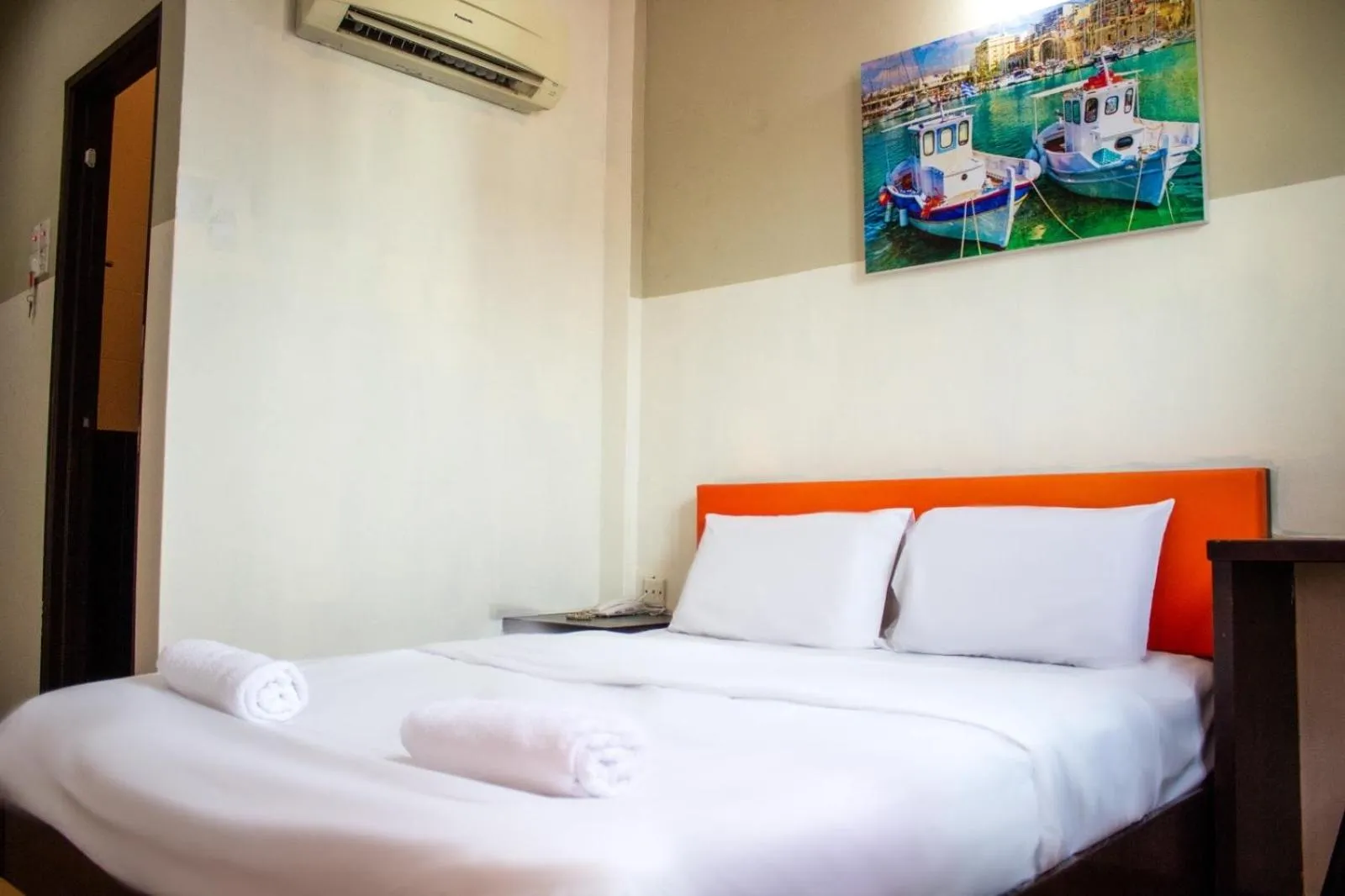 Bedroom, Bed in JQ Suria Hotel