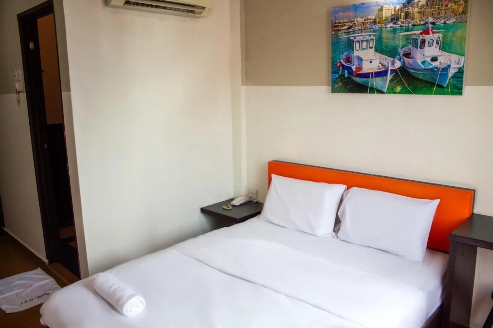 Bedroom, Bed in JQ Suria Hotel