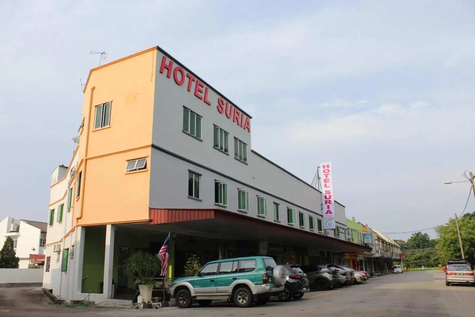 Facade/entrance in JQ Suria Hotel Facade/entrance in JQ Suria Hotel