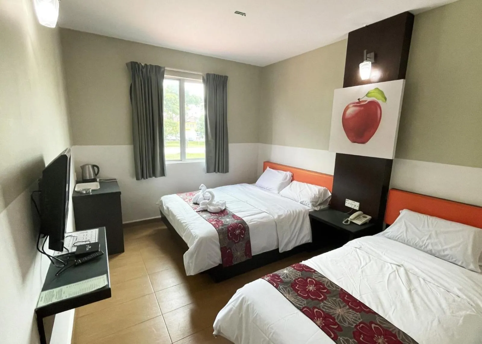 Bedroom, Bed in JQ Suria Hotel