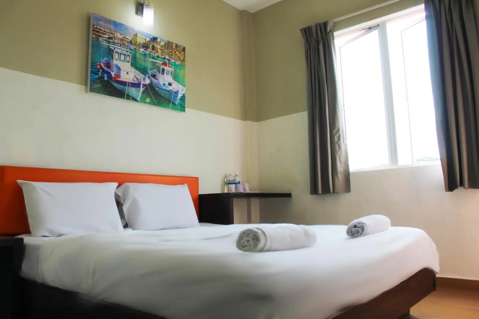 Bedroom, Bed in JQ Suria Hotel