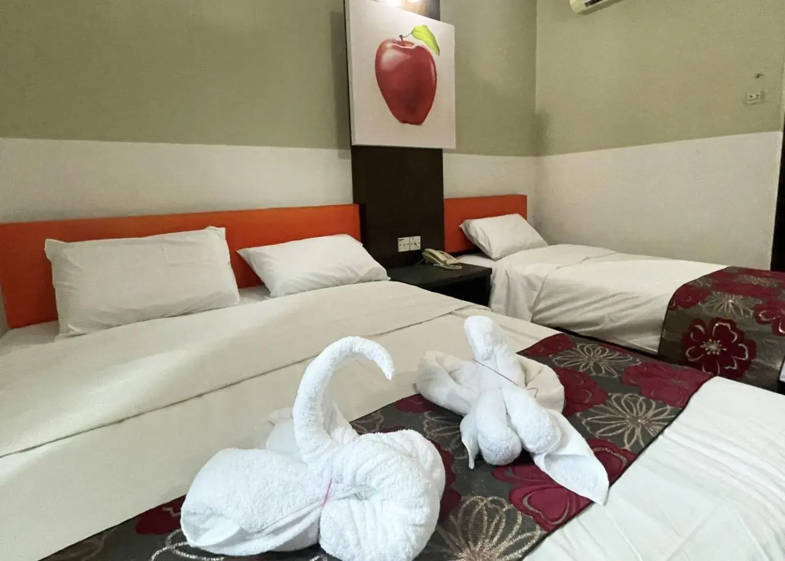 Bedroom, Bed in JQ Suria Hotel Bedroom, Bed in JQ Suria Hotel