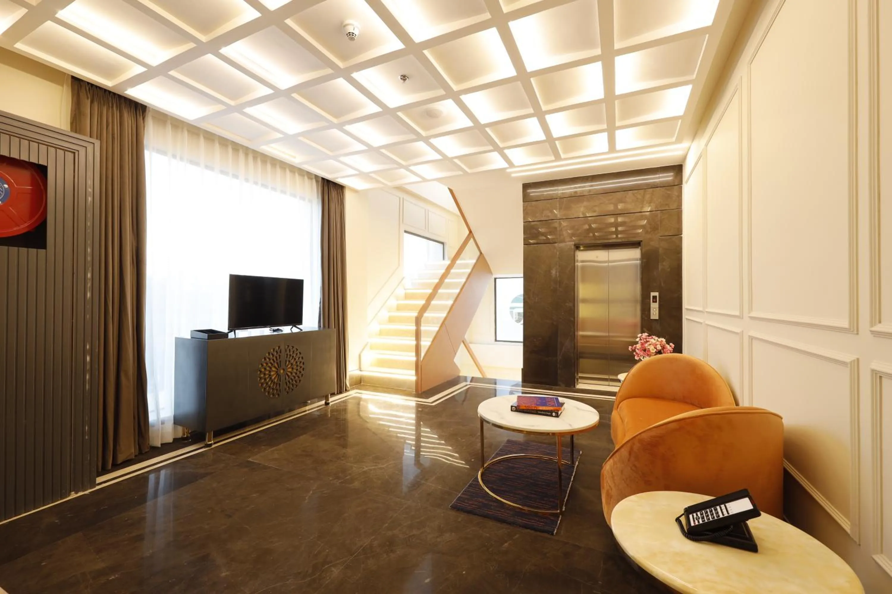 Communal lounge/ TV room in Fortune Ranjit Vihar, Amritsar - Member ITC Hotels' Group