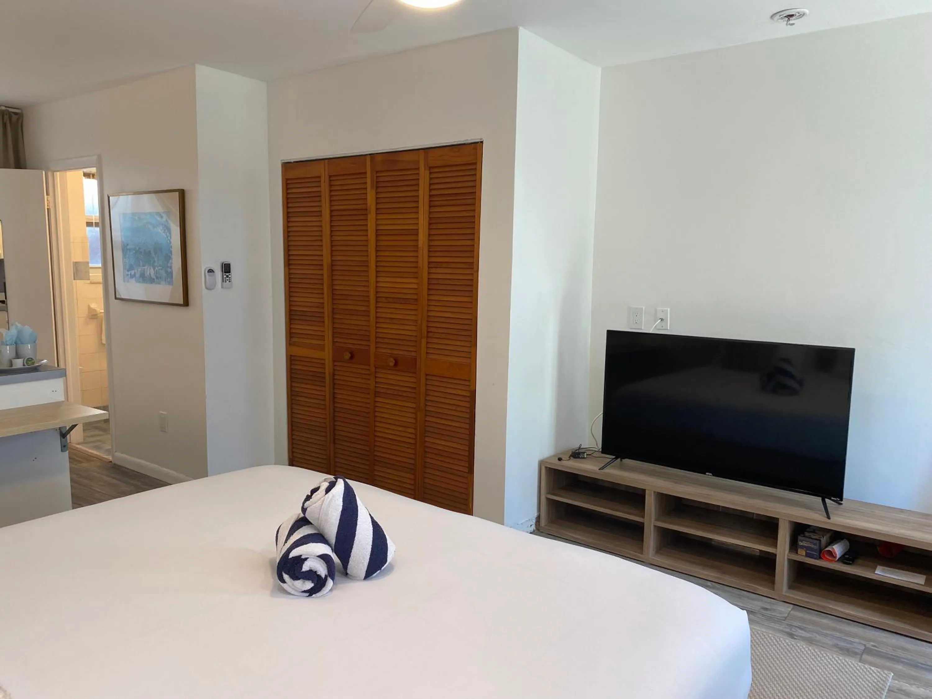 Suite #1 - Marine Villas Hollywood - 1 Bedroom