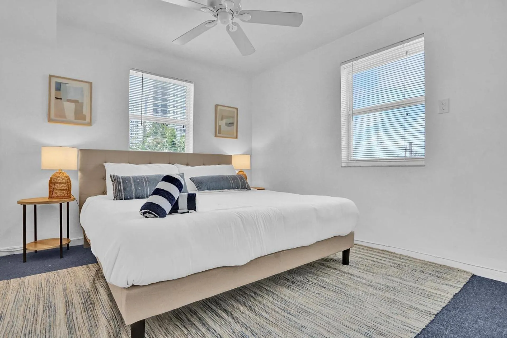 Bed in Suite #1 - Marine Villas Hollywood - 1 Bedroom