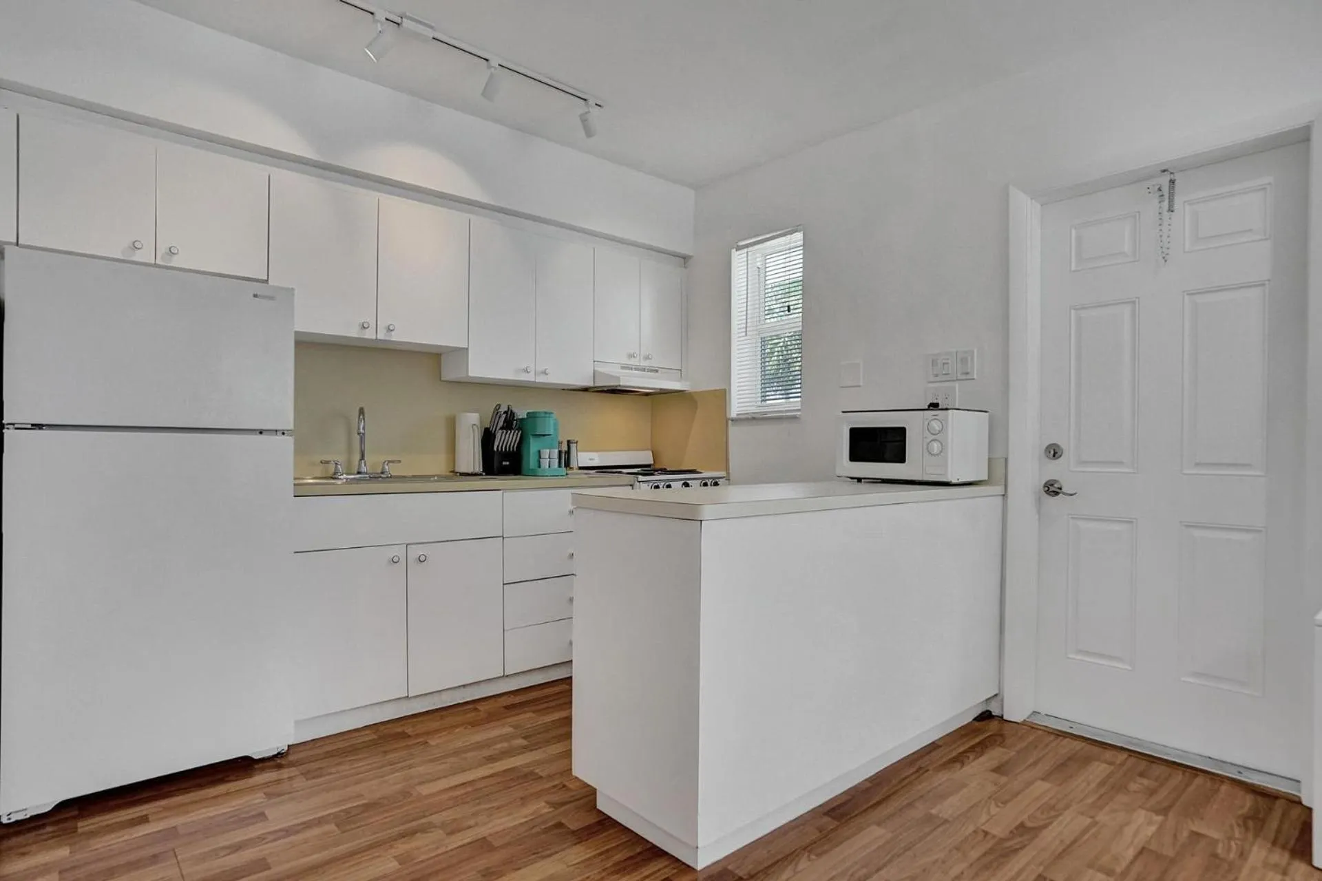 Suite #1 - Marine Villas Hollywood - 1 Bedroom