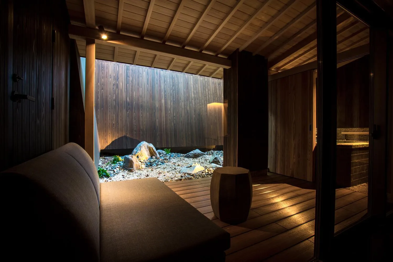 Photo of the whole room, Bed in Hotel Yuraku Kyo-yasaka