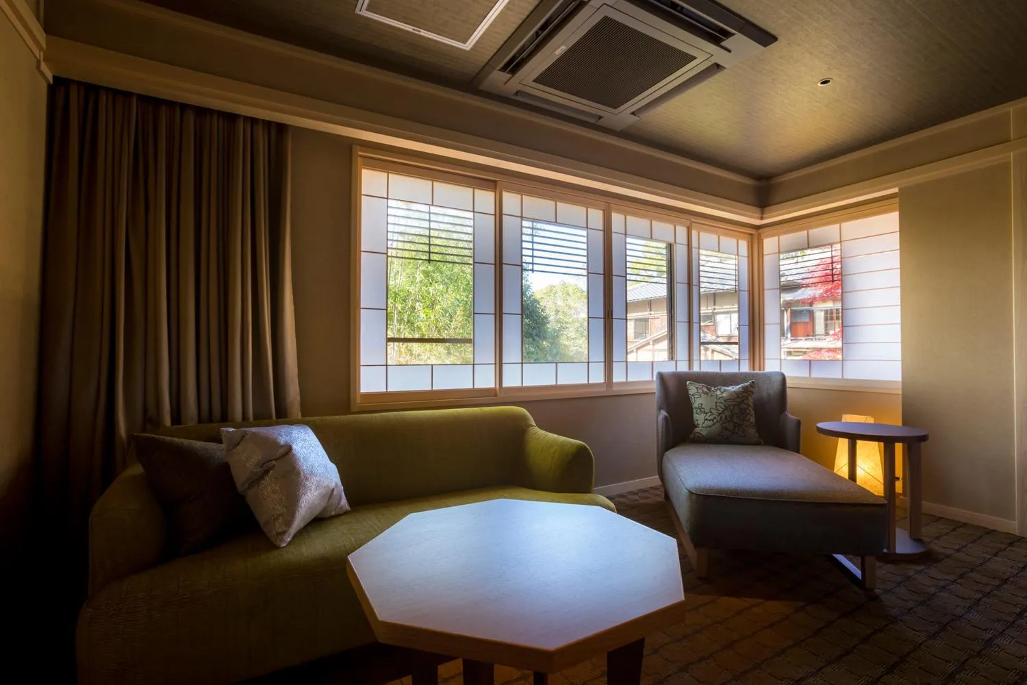 Photo of the whole room in Hotel Yuraku Kyo-yasaka