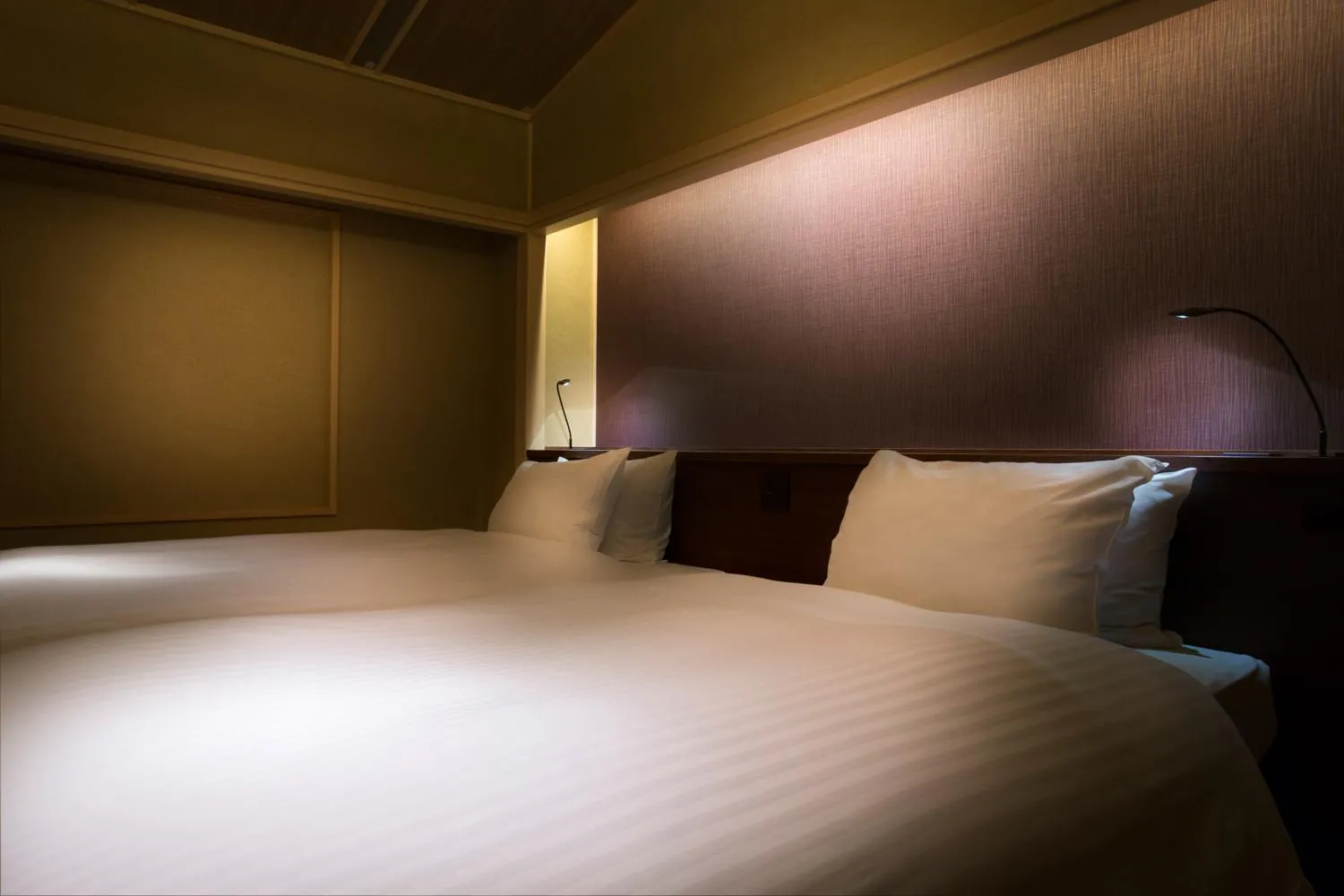 Photo of the whole room, Bed in Hotel Yuraku Kyo-yasaka
