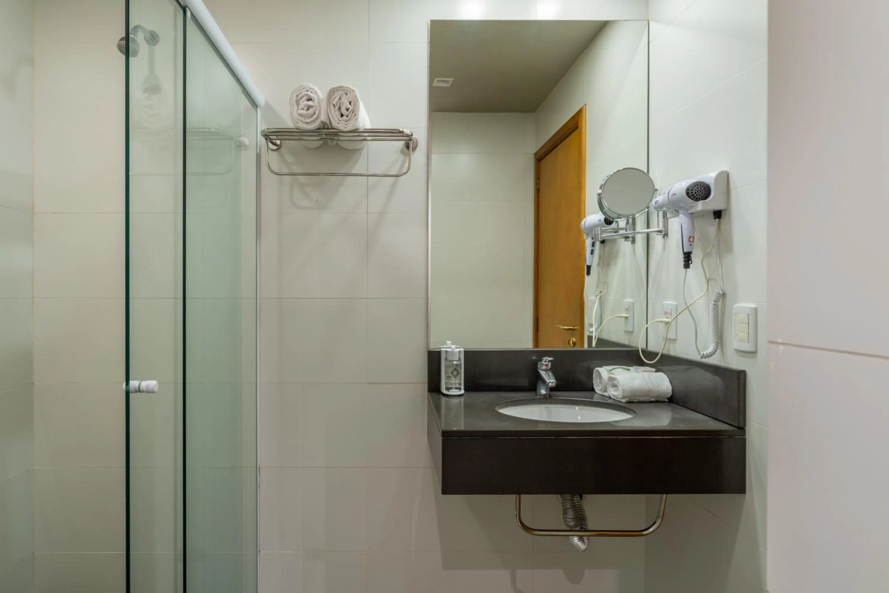 Bathroom in Hotel Laghetto Viale