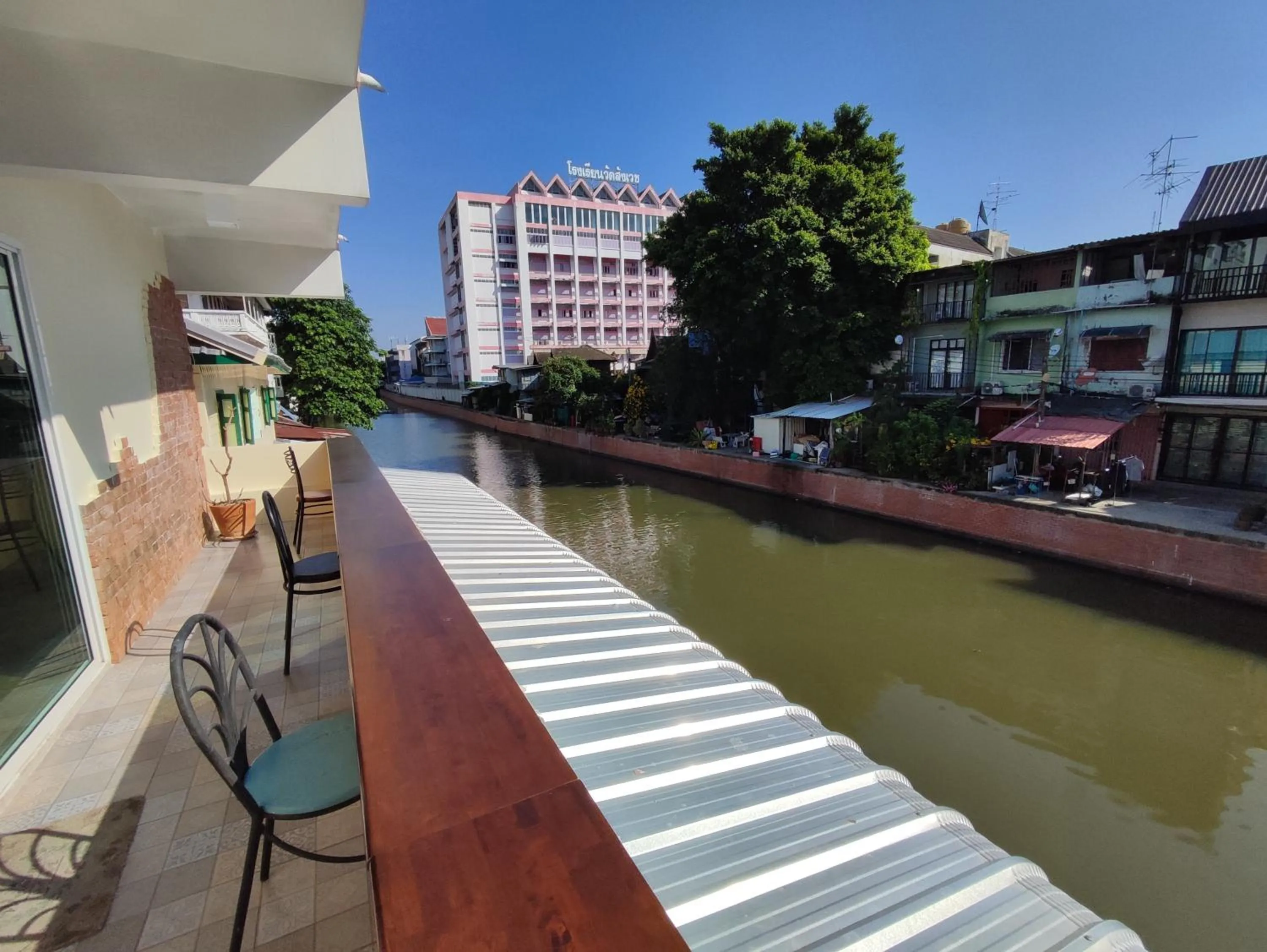 Communal lounge/ TV room in KS HOUSE