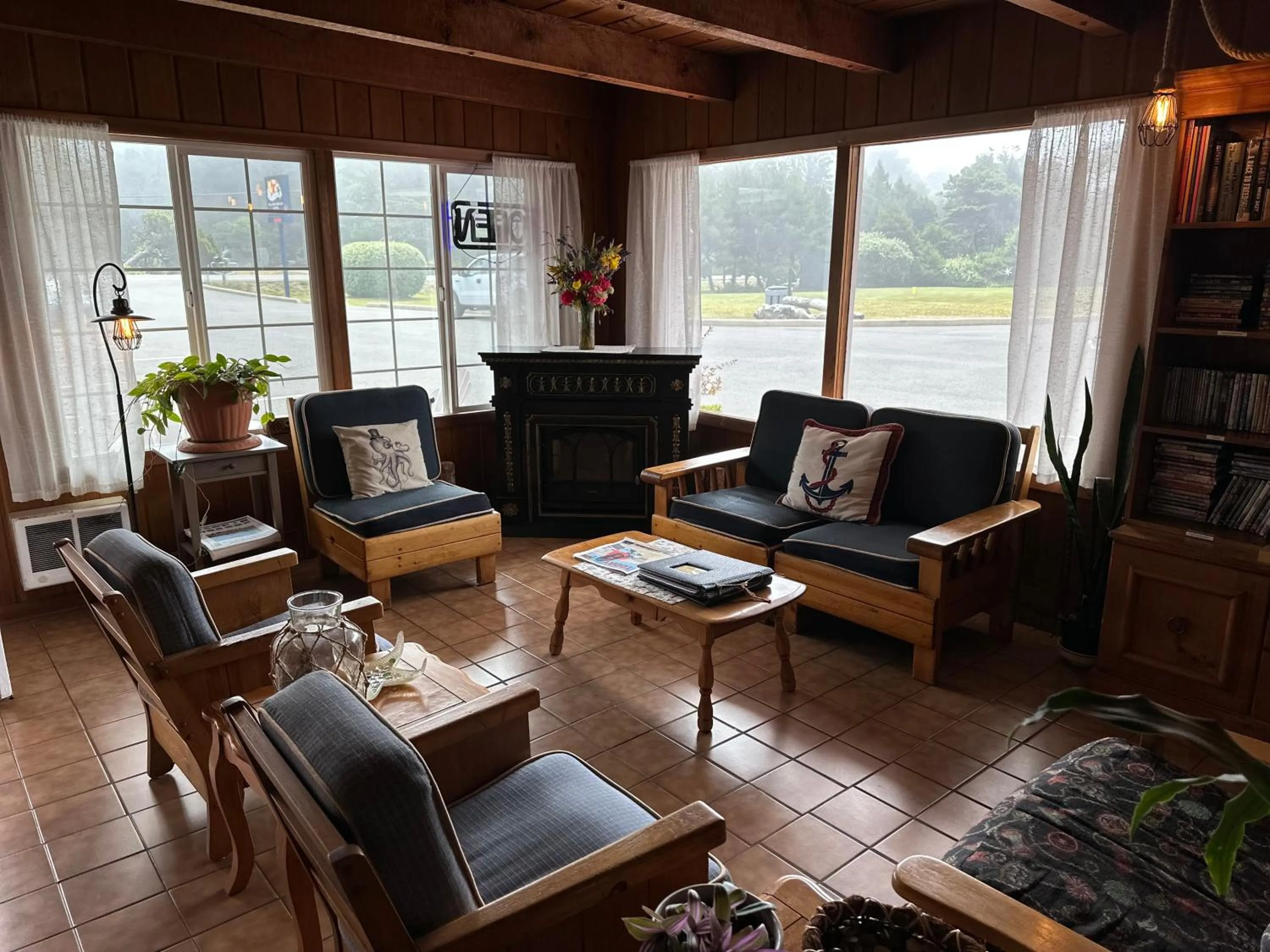 Lobby or reception in Tillicum Beach Motel - Formerly Deane's Oceanfront Lodge