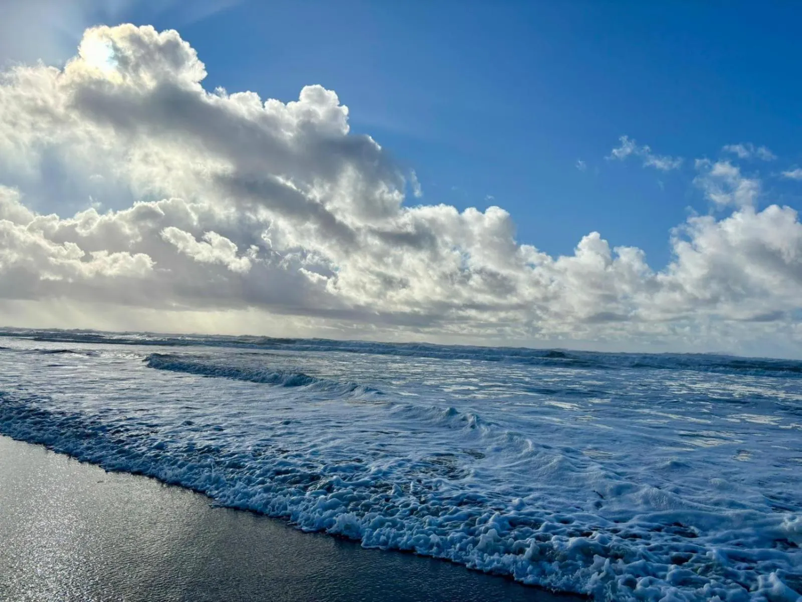 Beach in Tillicum Beach Motel - Formerly Deane's Oceanfront Lodge