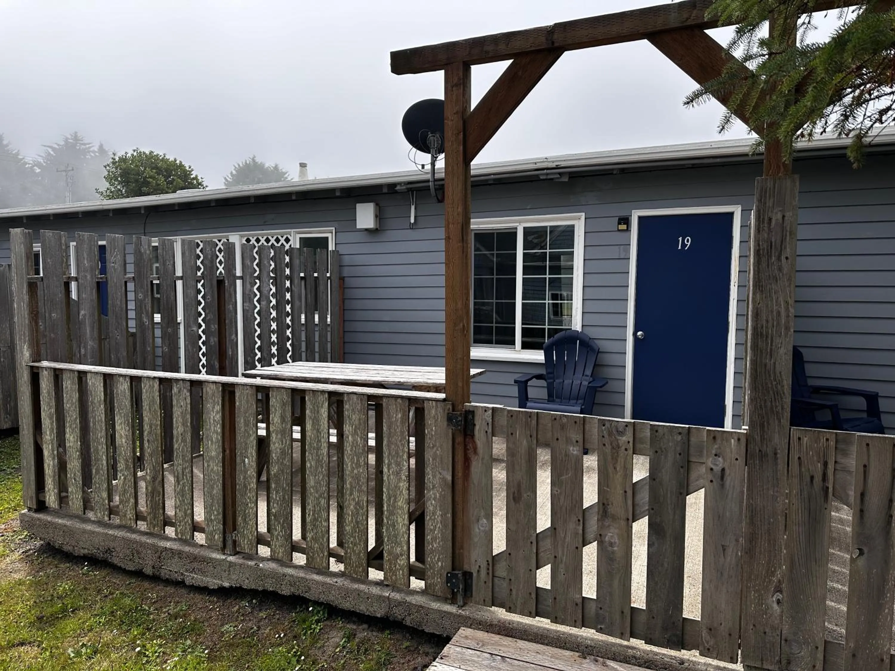 Balcony/Terrace in Tillicum Beach Motel - Formerly Deane's Oceanfront Lodge