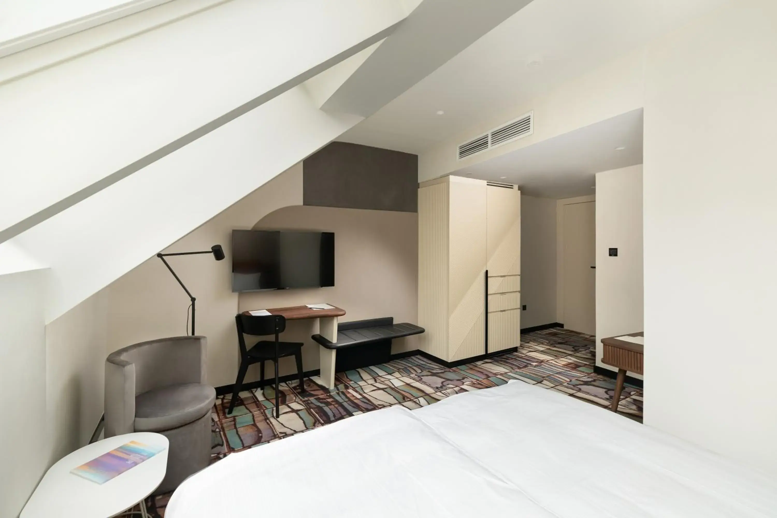 TV and multimedia, Bed in Hotel GIN Budapest TV and multimedia, Bed in Hotel GIN Budapest