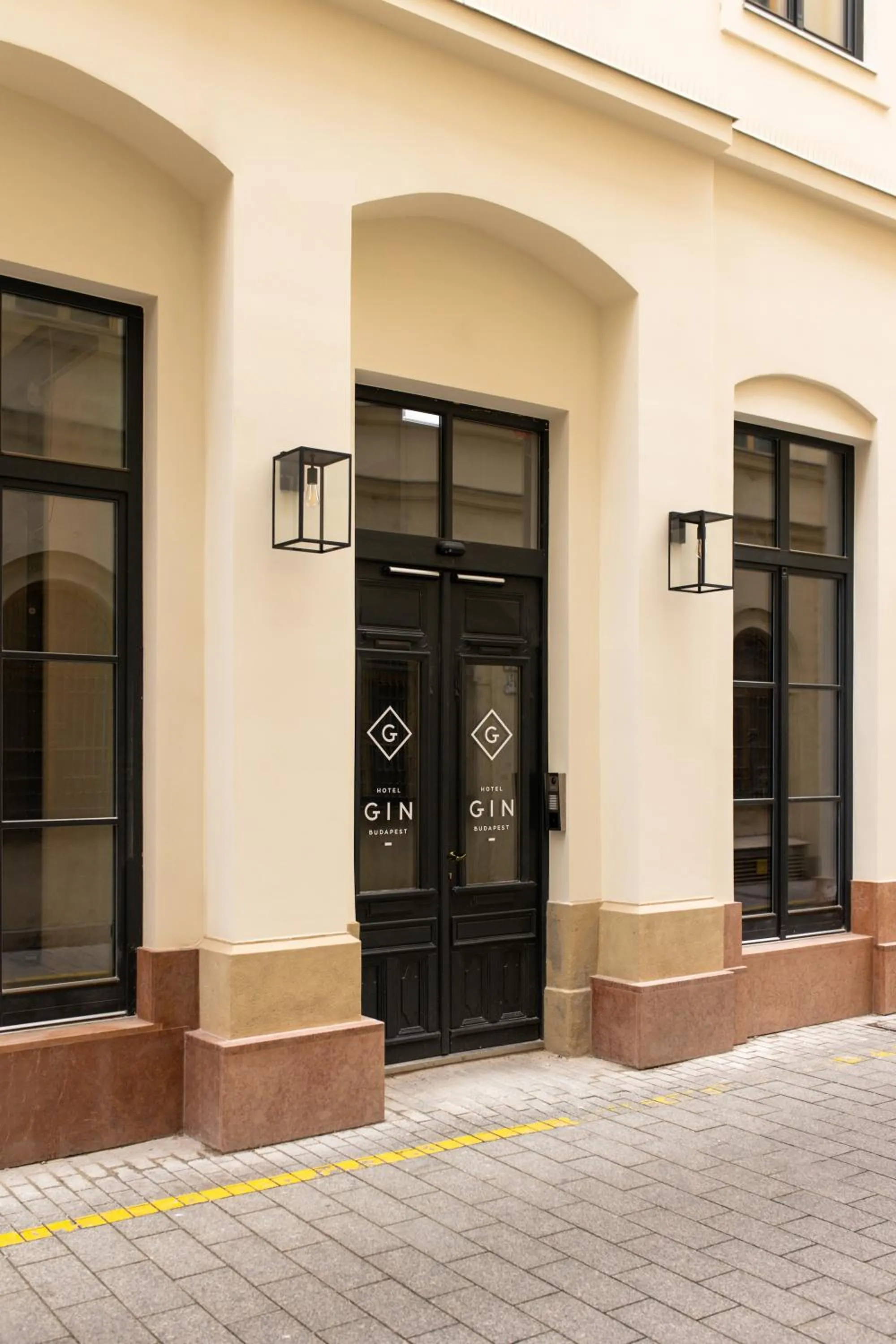 Property building in Hotel GIN Budapest