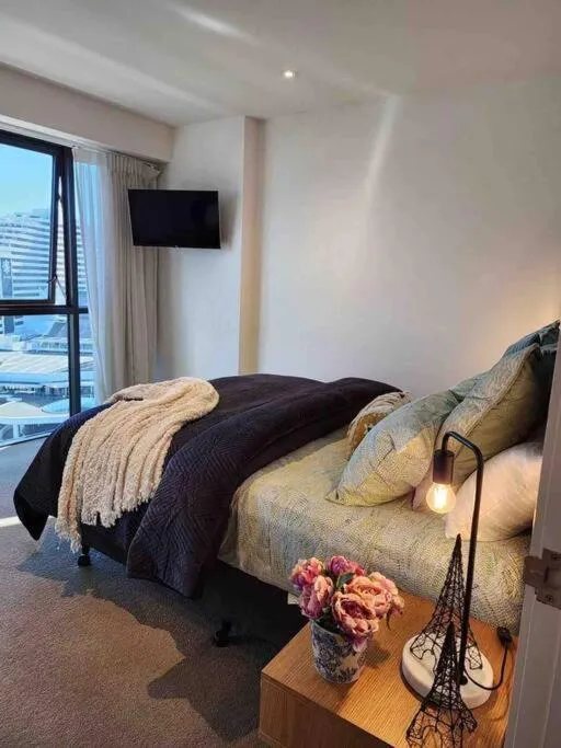 Bed in Broadbeach Business or Leisure