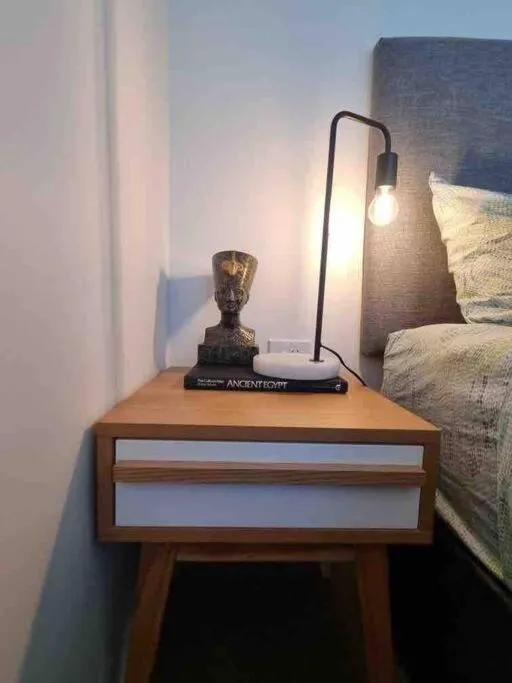 Bedroom, Bed in Broadbeach Business or Leisure
