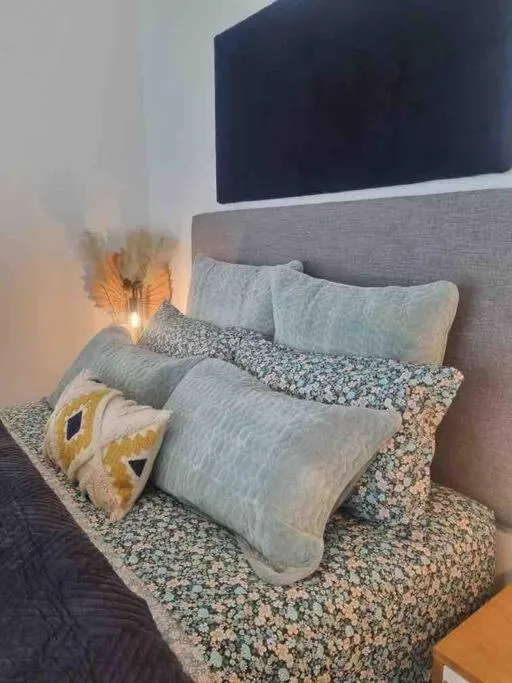 Bed in Broadbeach Business or Leisure