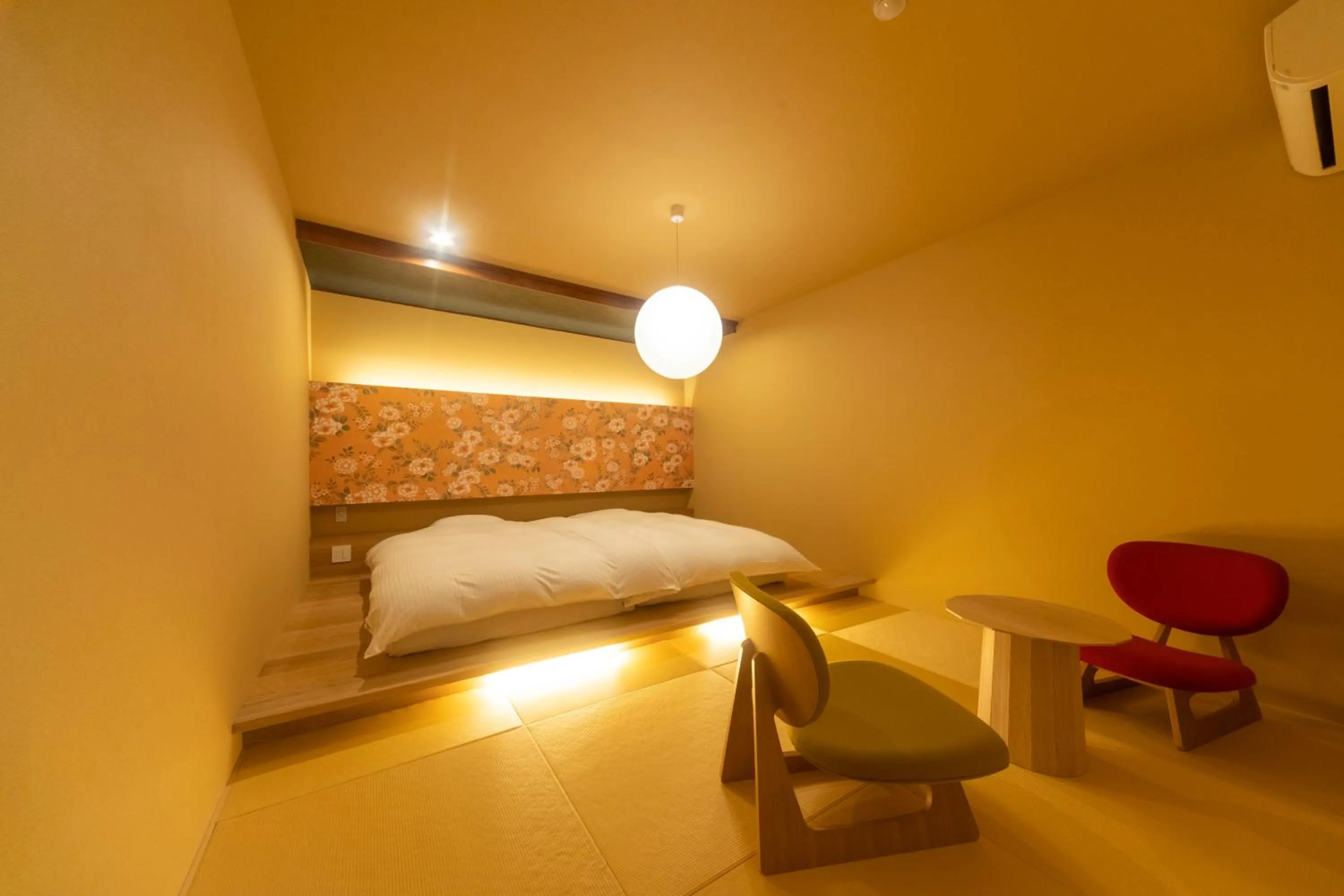 Bed in Izu Atagawa Onsen Miharuya