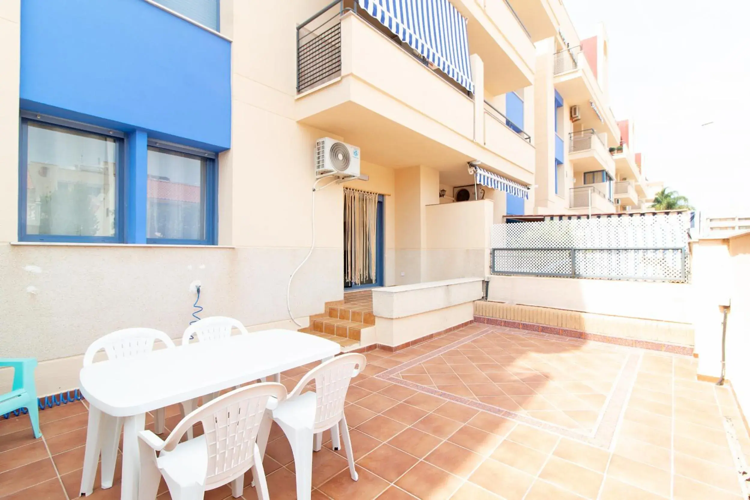 Global Vacacional, Apartamento con gran terraza en la playa de Canet Global Vacacional, Apartamento con gran terraza en la playa de Canet