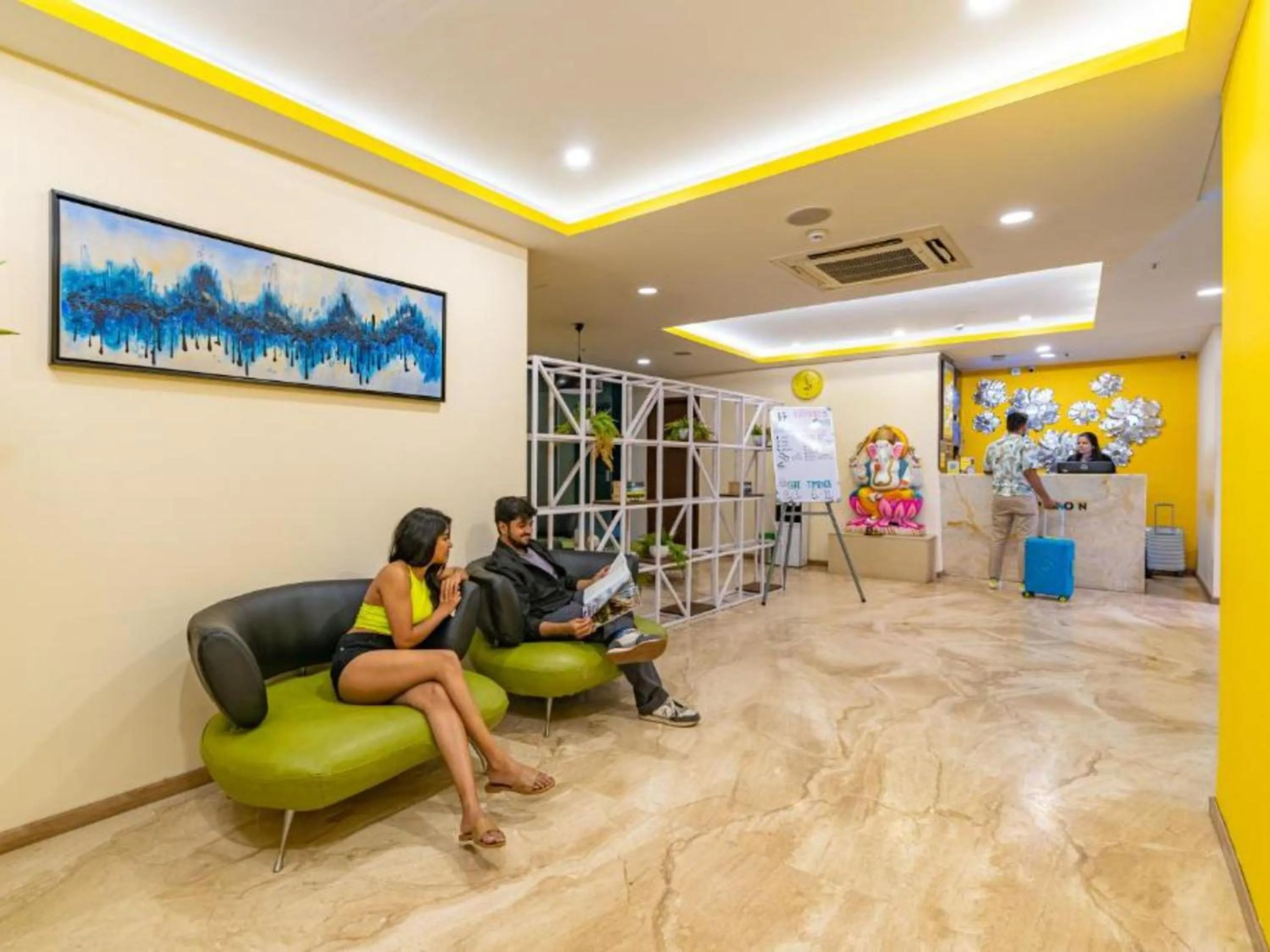 People in The Hosteller Bangalore, Brigade Road