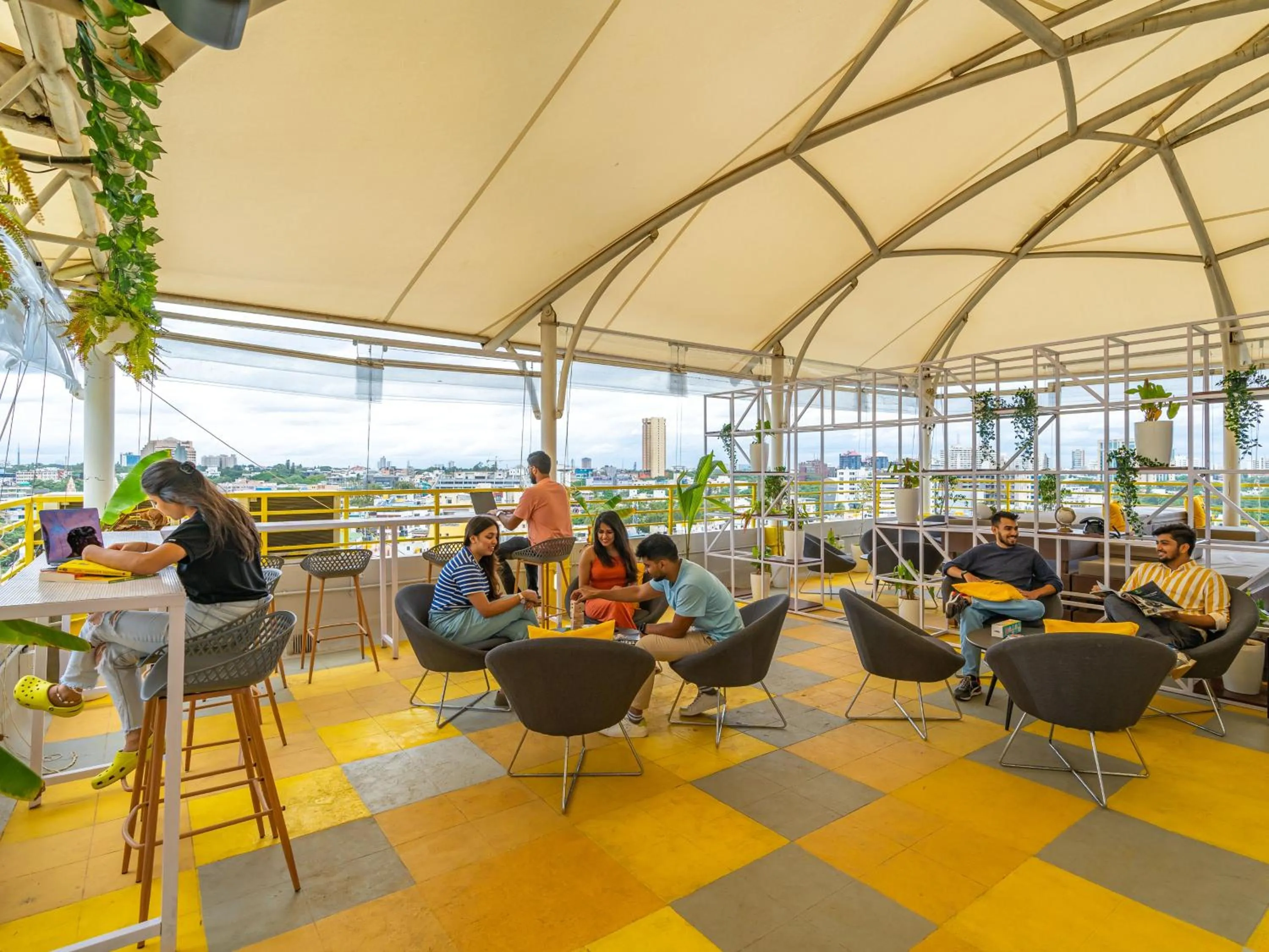 People in The Hosteller Bangalore, Brigade Road