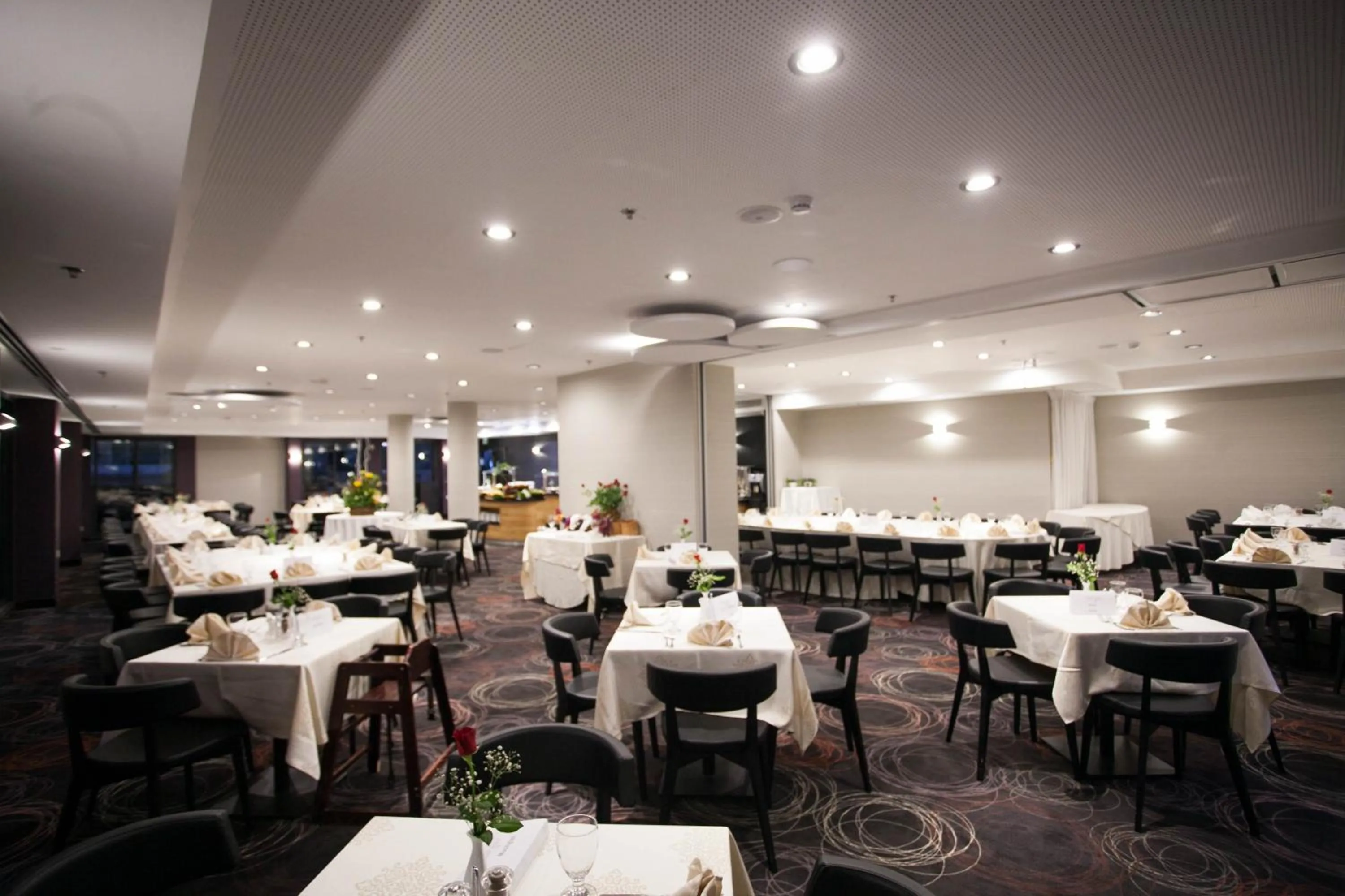 Restaurant/places to eat in Eyal Hotel by Smart Hotels