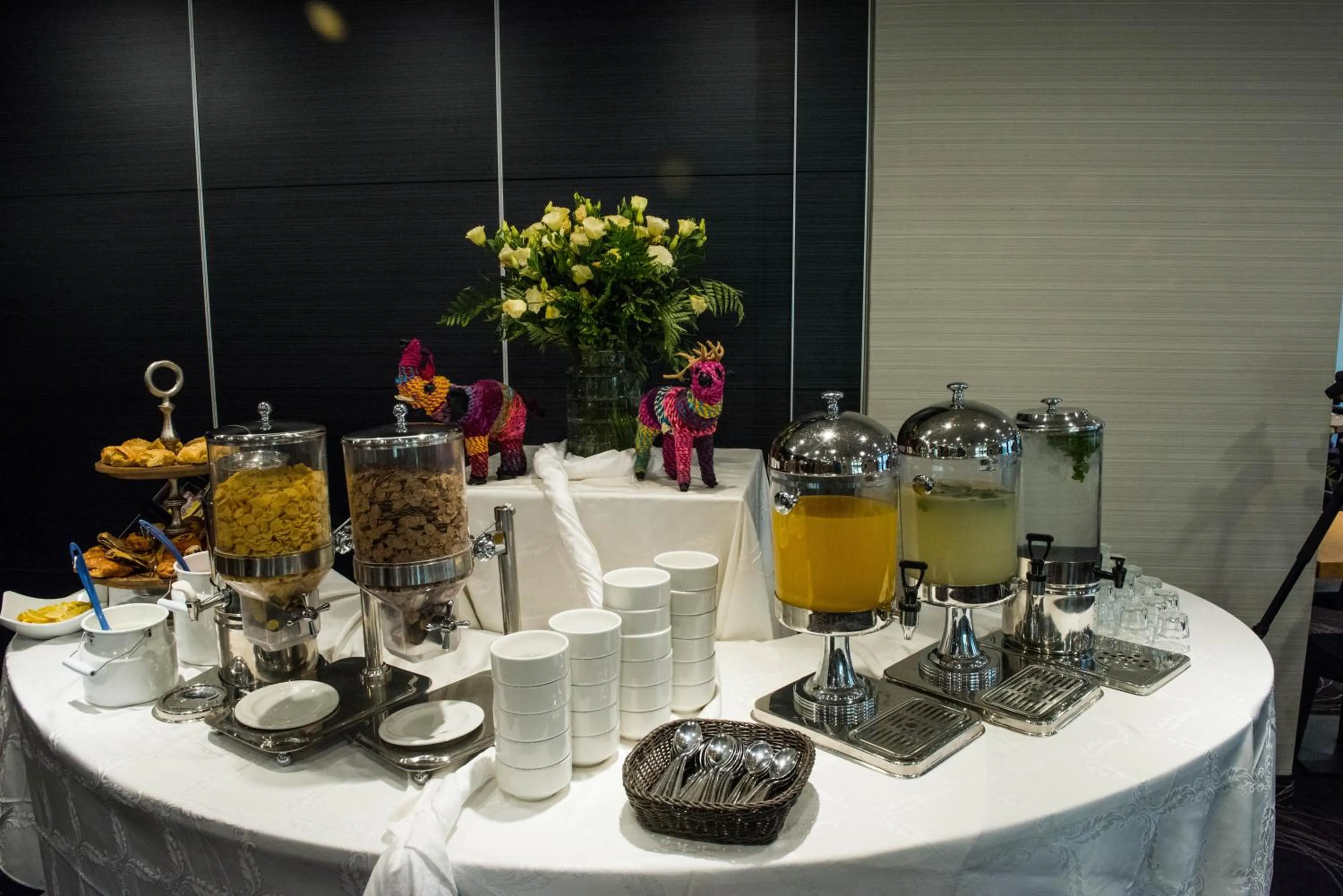 Food and drinks in Eyal Hotel by Smart Hotels