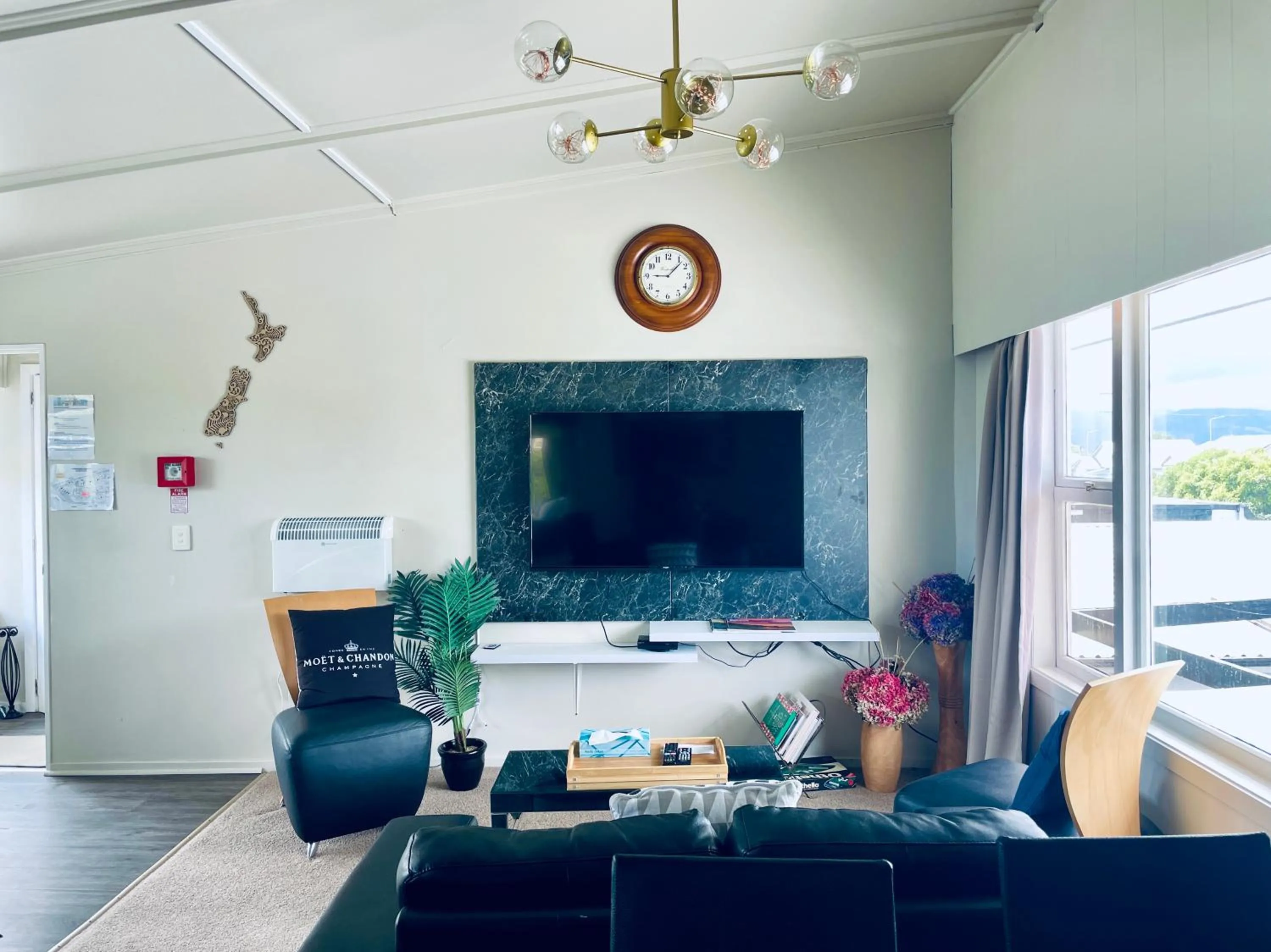 TV and multimedia in A1 Kaikoura Motel & Apartment